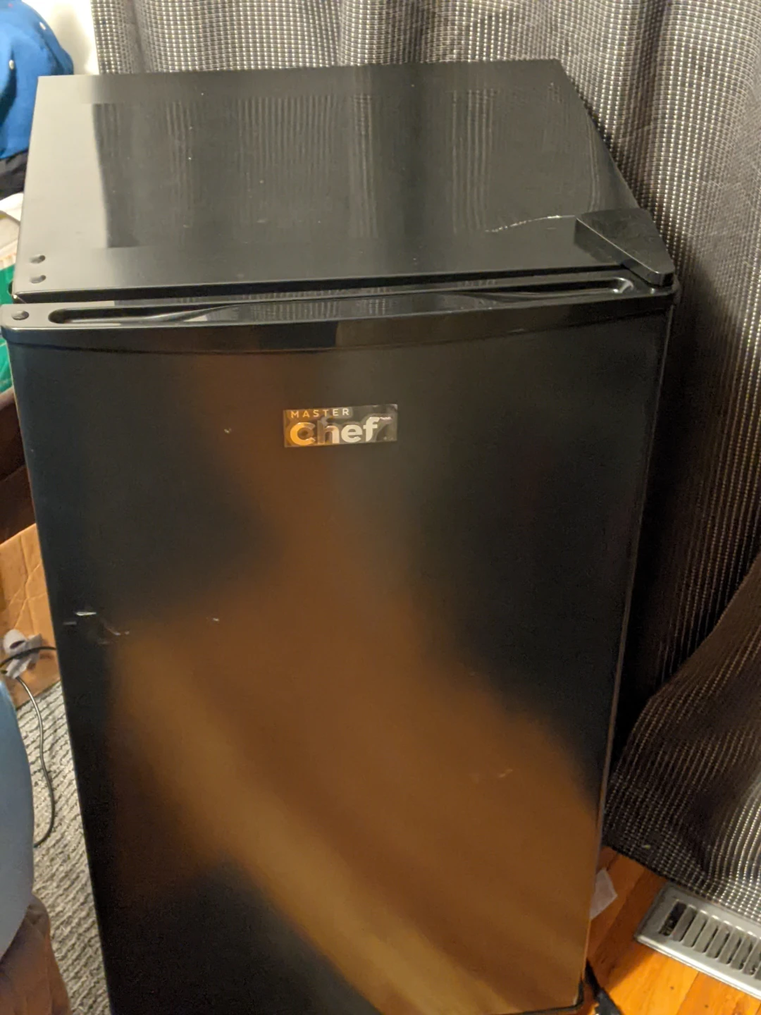 Master Chef 3.3 cu. ft. Compact Refrigerator - photo 2
