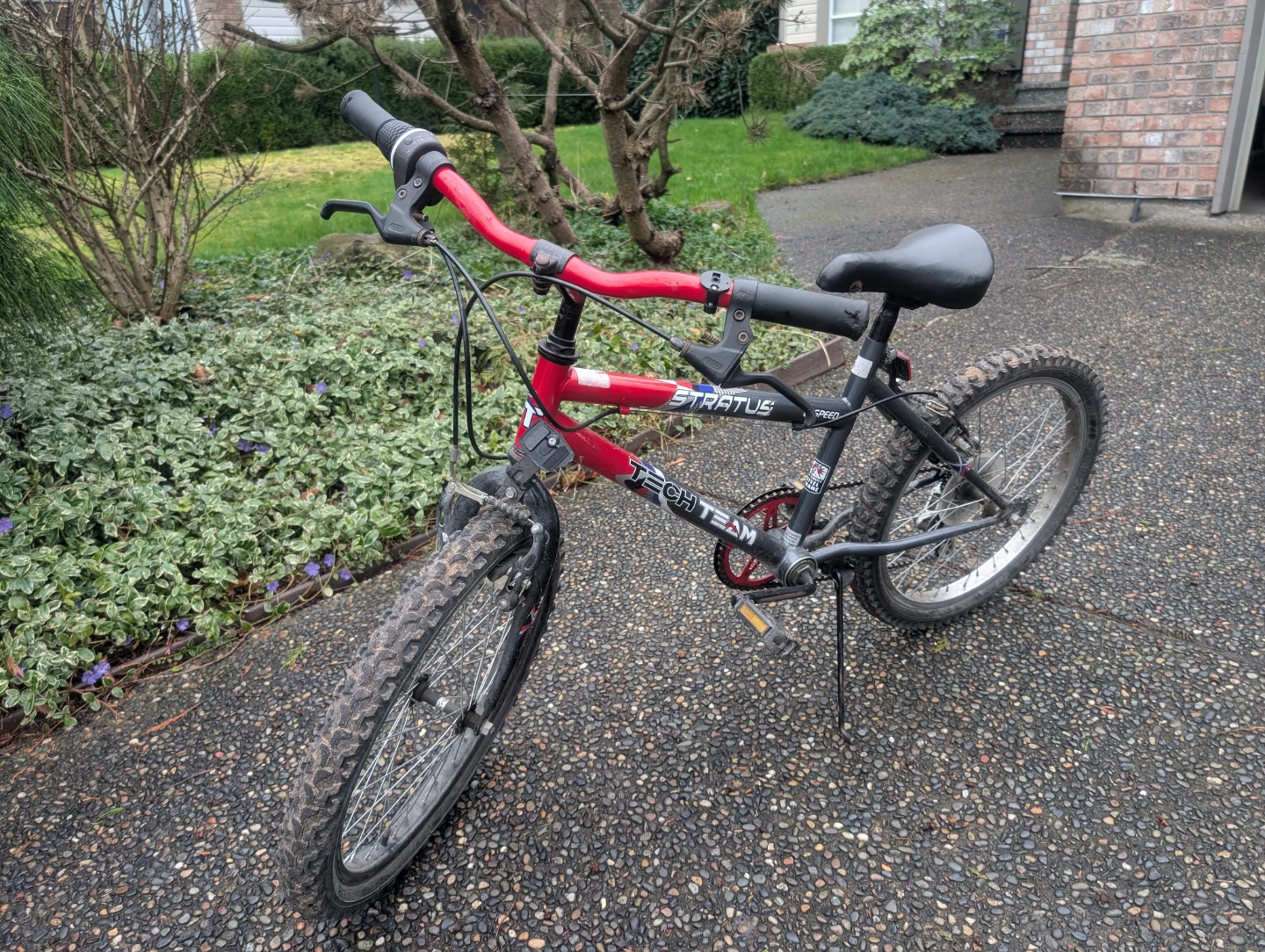 20 inch 6-Speed Kids Bike - Red/Grey