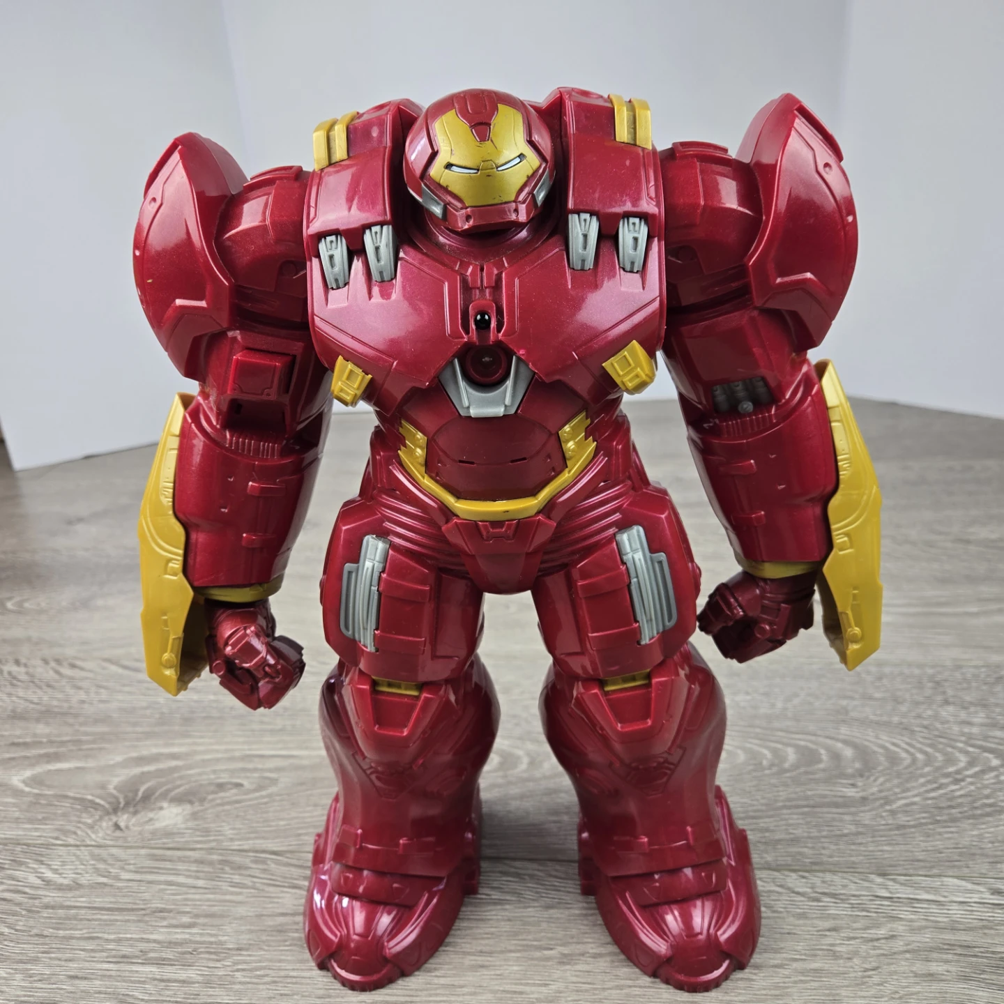 Hulkbuster 13 inches titan hero series figure