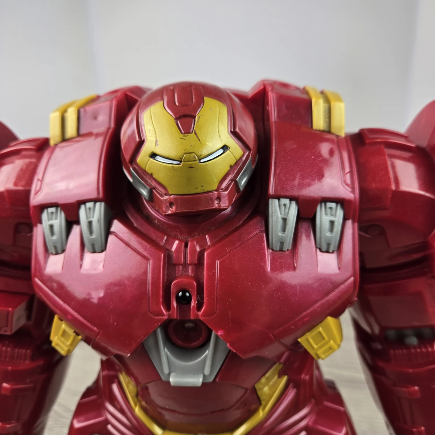 Hulkbuster 13 inches titan hero series figure - photo 2