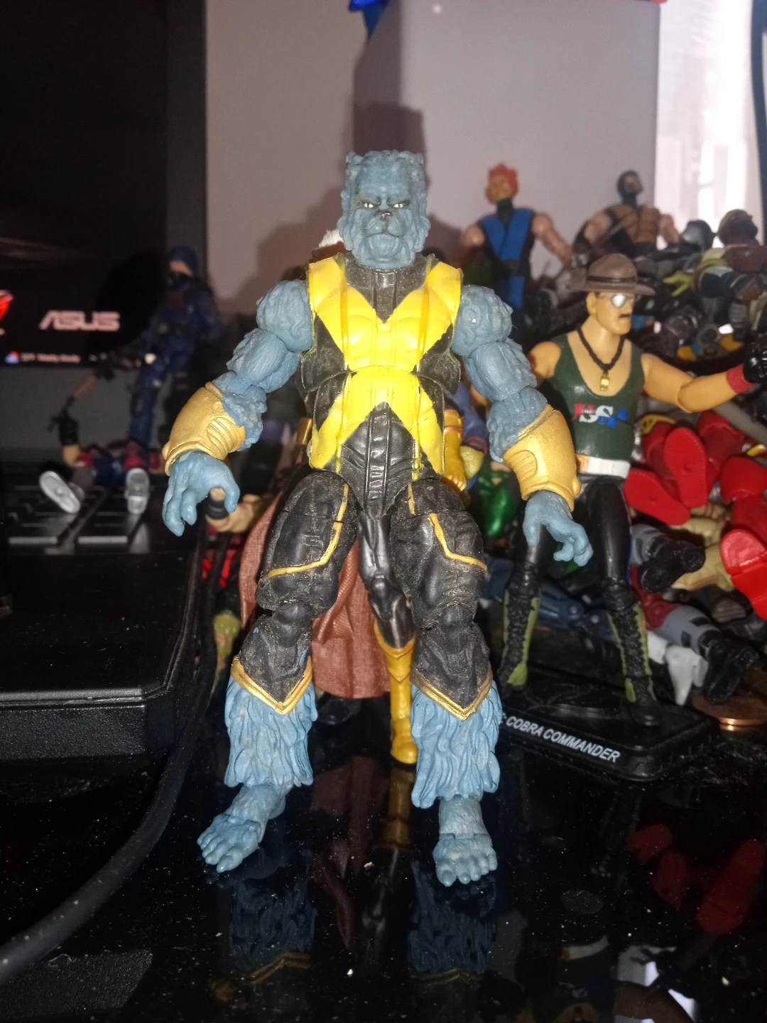 Rare Marvel Universe X-Men Beast Action Figure - photo 3