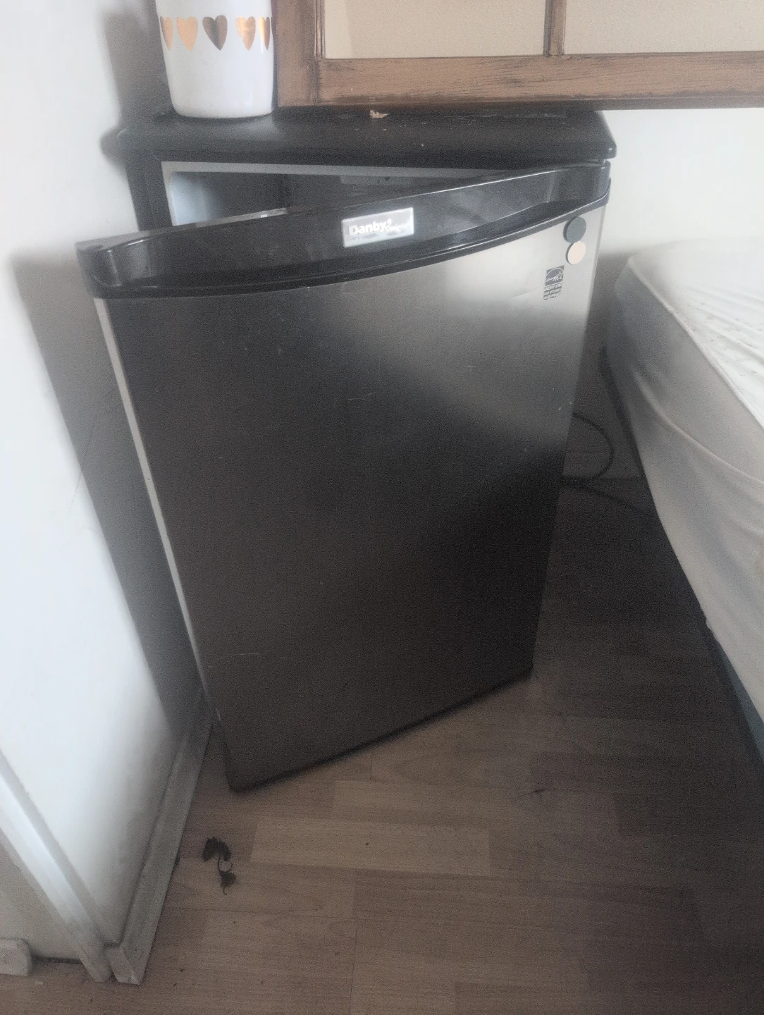 Danby Mini Fridge - photo 2