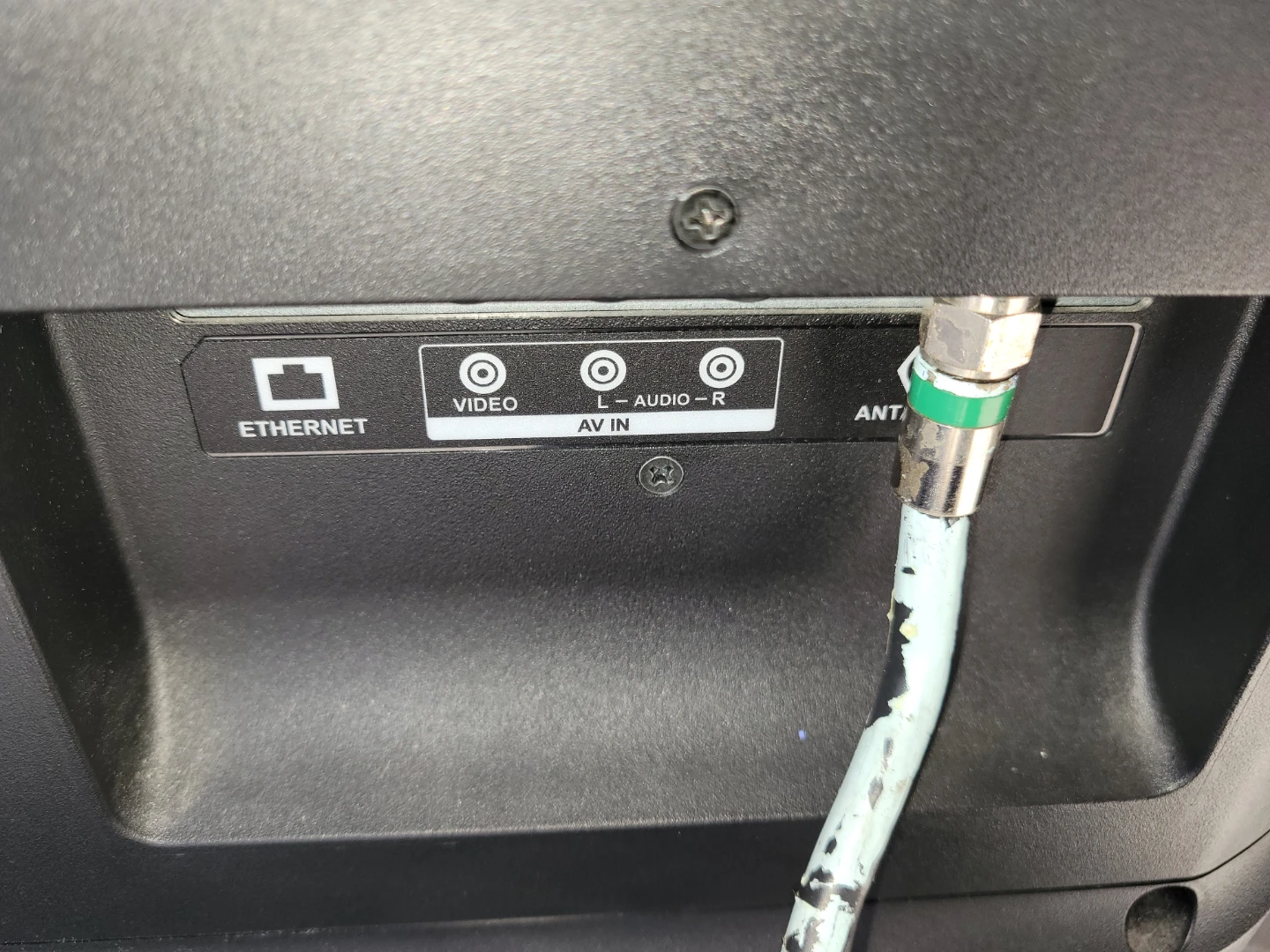 Insignia 32" Smart TV - NS-32F310NA19 - photo 4