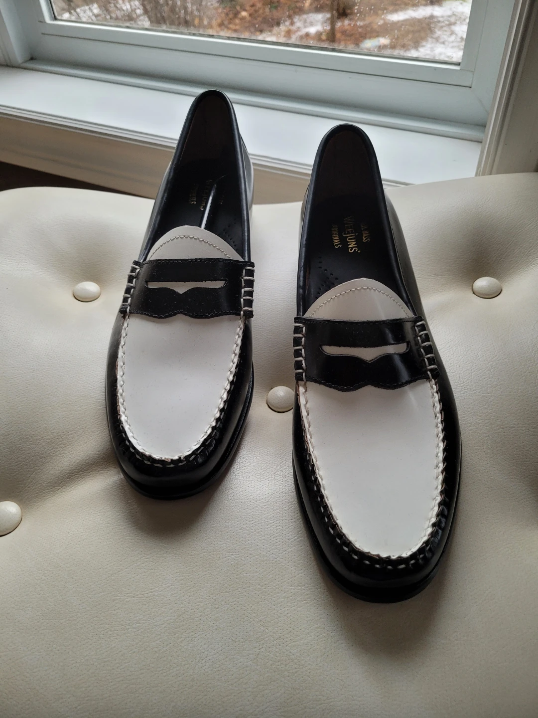 NEW G.H. Bass Weejuns "Originals" Black & White Loafers - photo 2