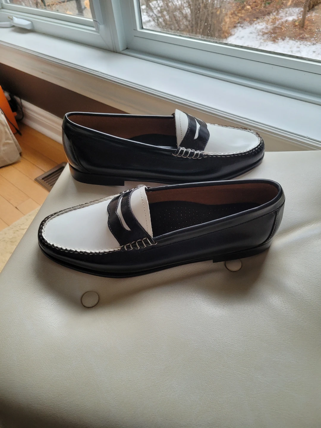 NEW G.H. Bass Weejuns "Originals" Black & White Loafers - photo 4