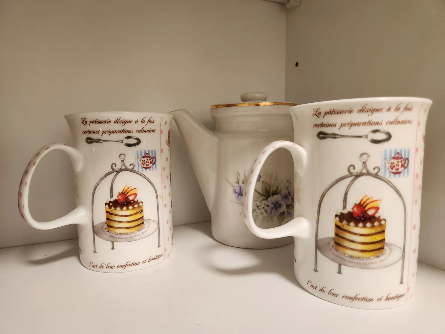 Cute mugs and teapots