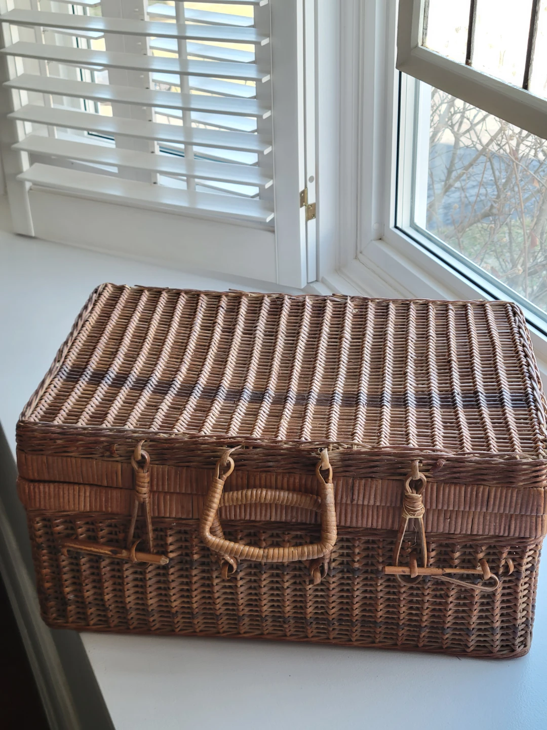 Vintage Wicker Picnic Basket. Wicker Storage Basket