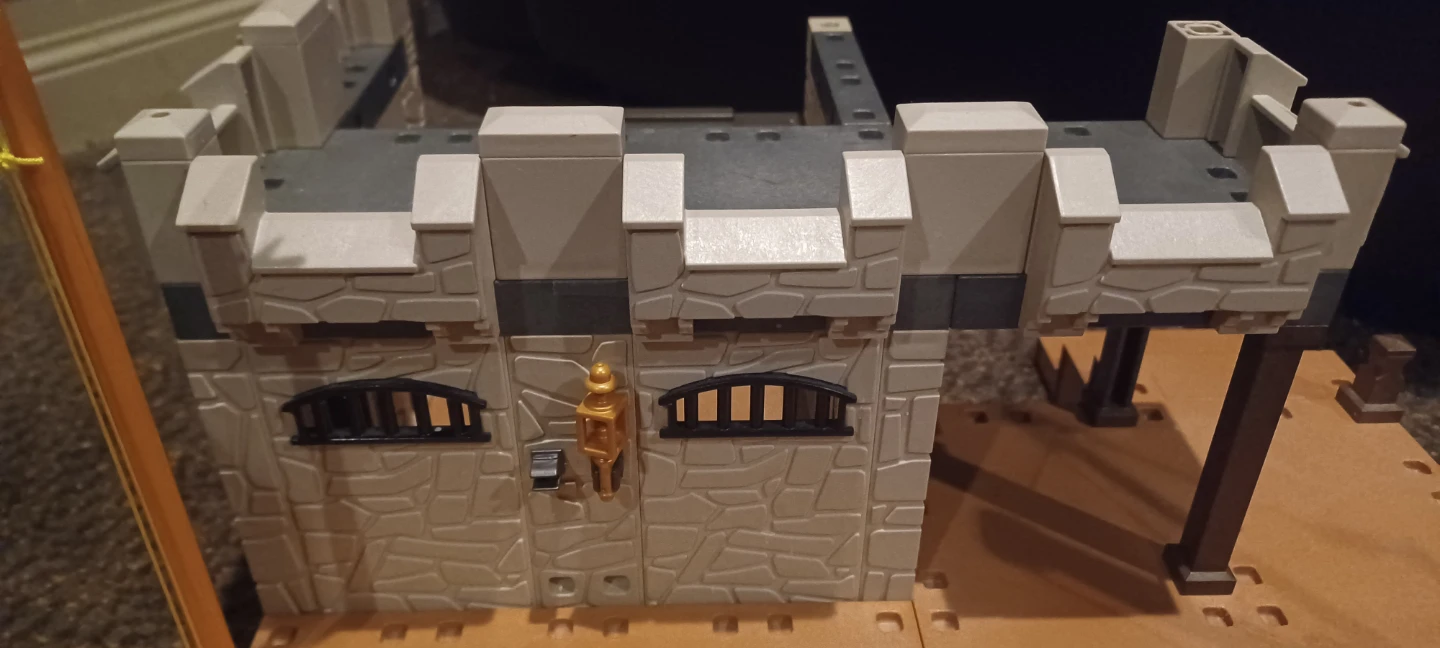Playmobil Fortress with Crane - photo 3