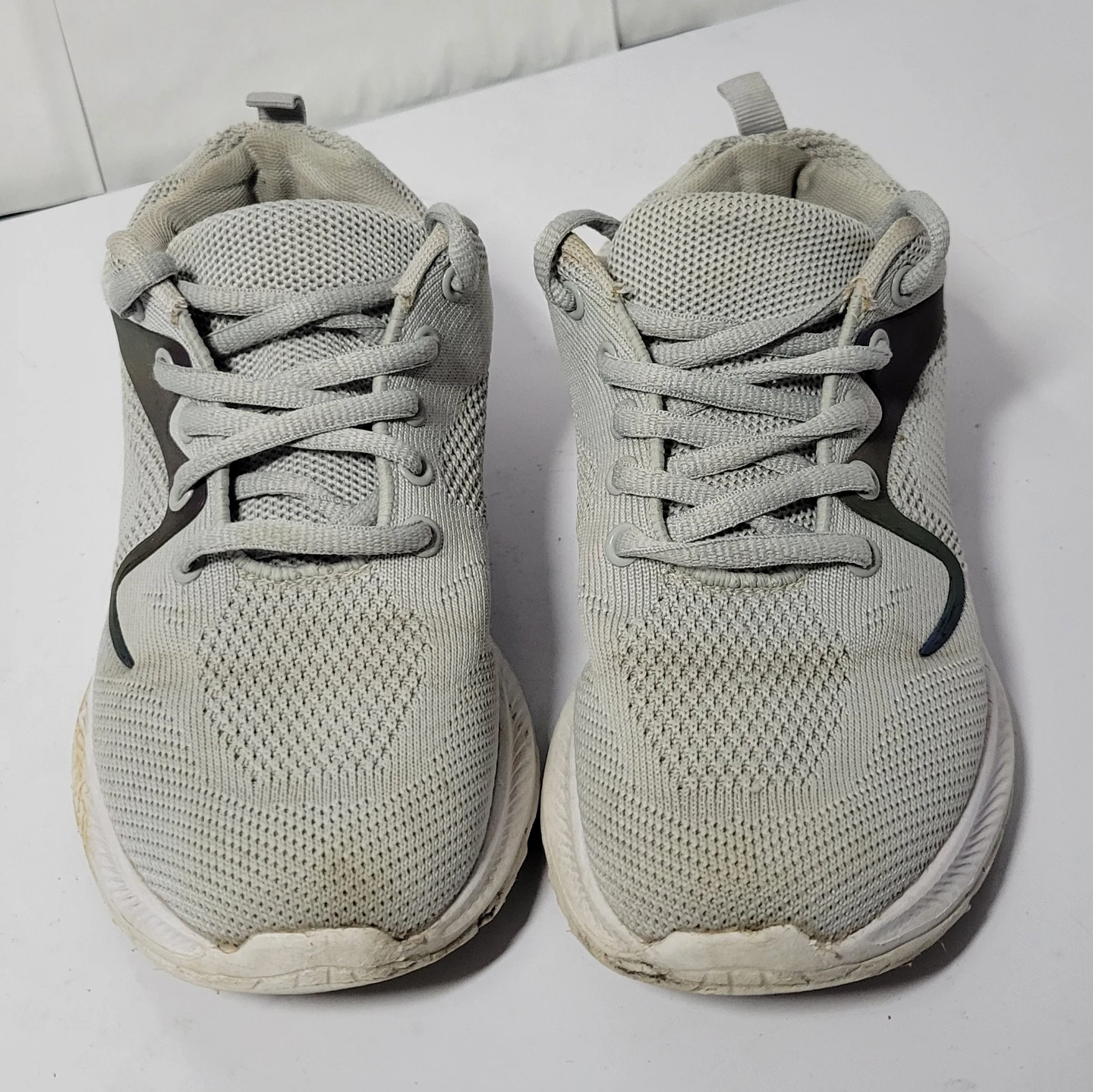 Gray Athletic womens Shoes, size 4 (58) - photo 2
