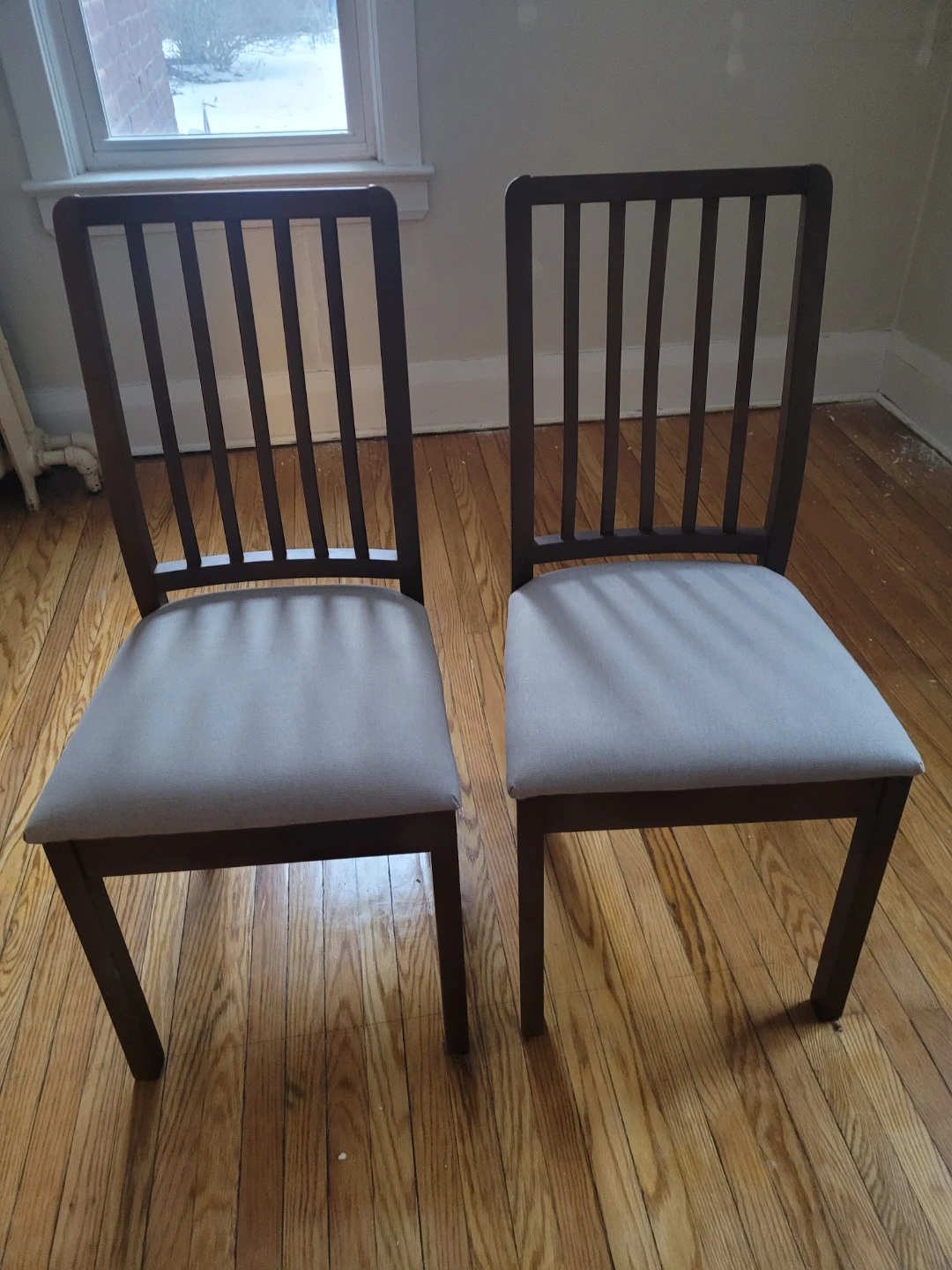 Set of 2 Wooden Dining Chairs with Taupe/Grey Cushions