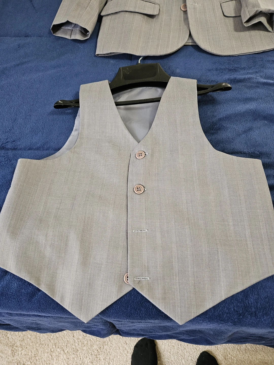 Boys 3 piece suit size 6 - photo 2