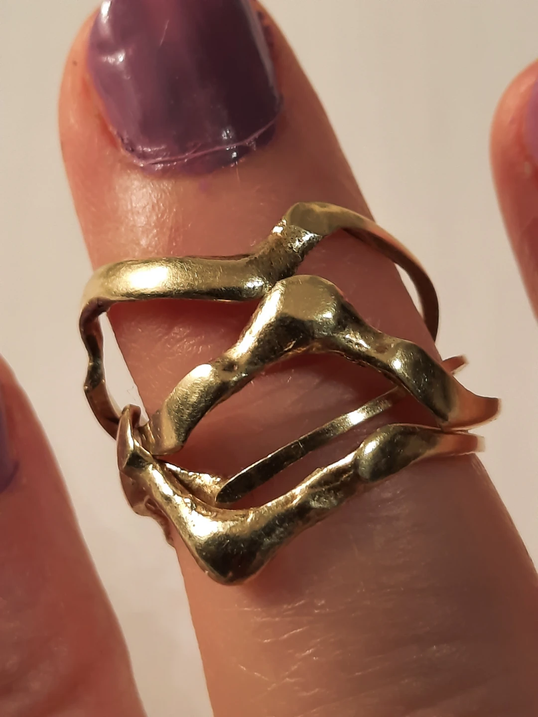 14kt Gold Wavy Stackable Ring - Size 7.5 - photo 2