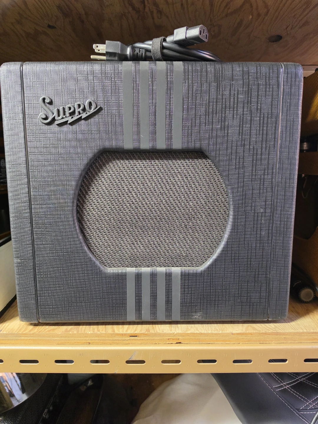 Supro Guitar Amplifier