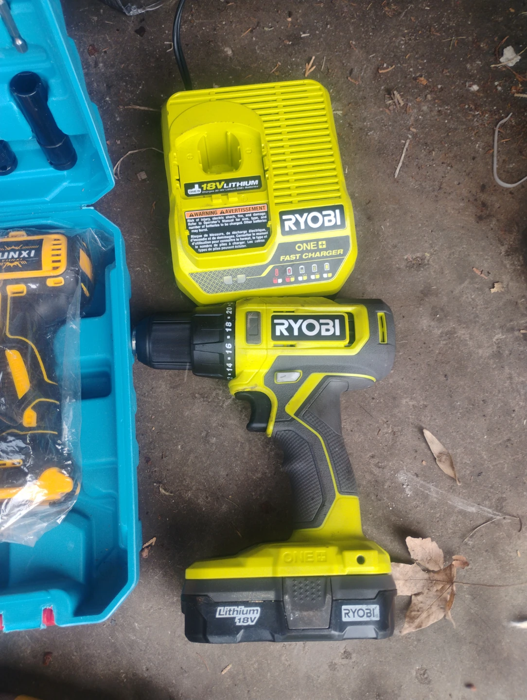 Ryobi 18V tools together - photo 3