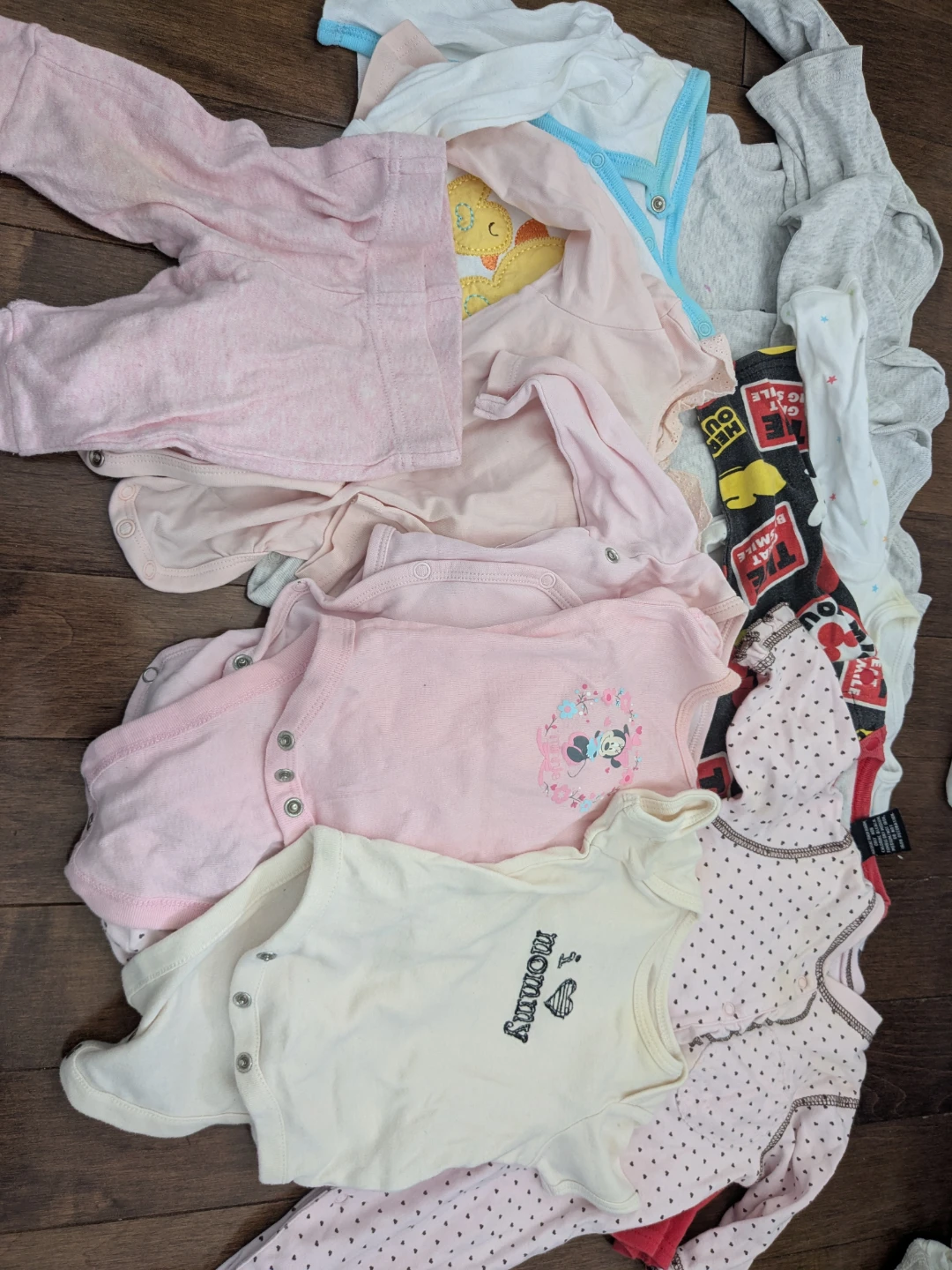 baby clothes of  noticeable milk stains 0-3M ②
