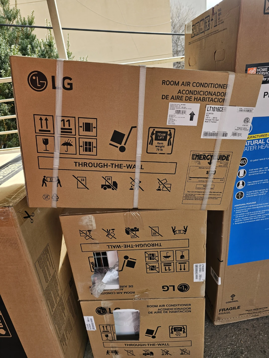 New LG 10k btu in the wall air conditioner 110v - photo 2
