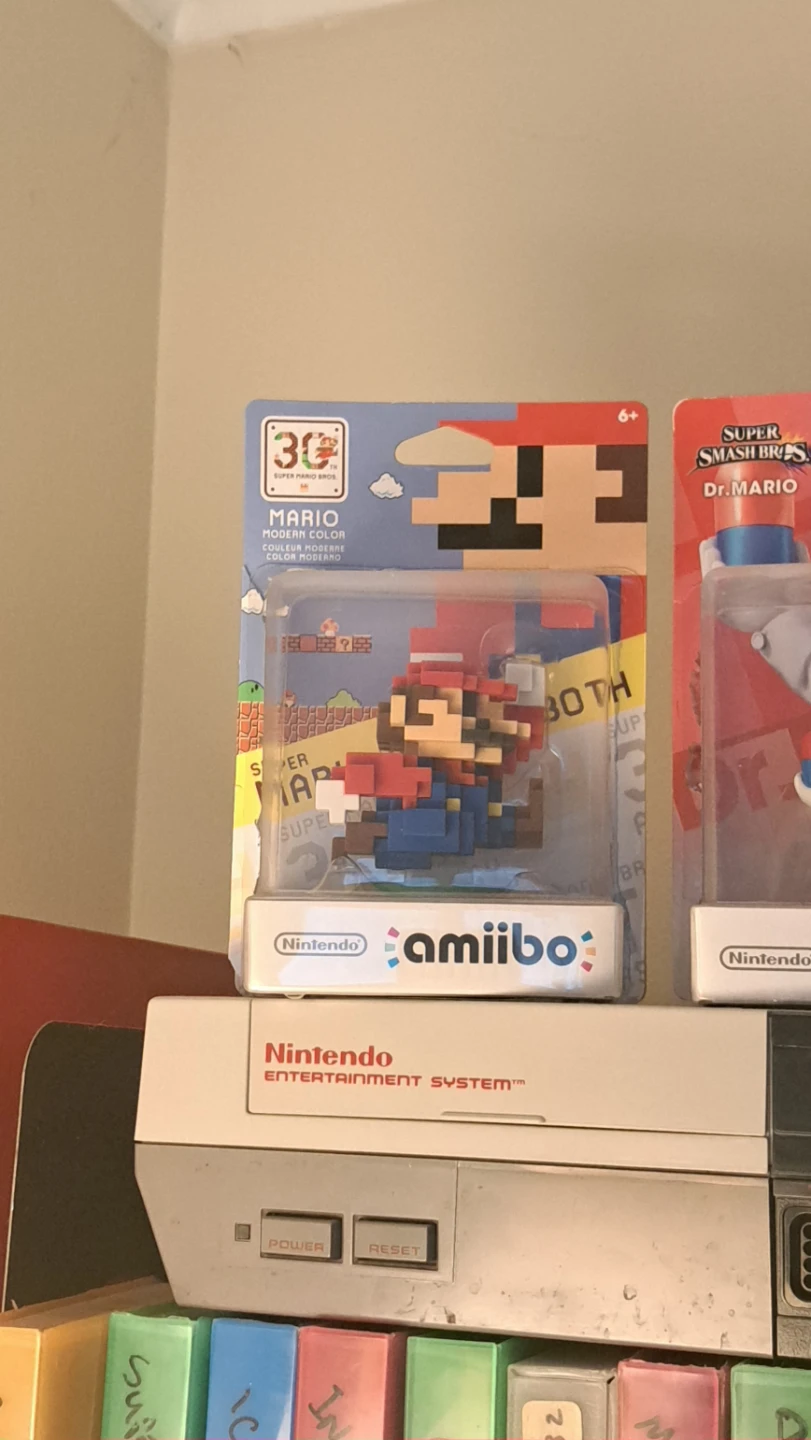 Nintendo Super Mario Bros. 30th Anniversary Modern Color Amiibo
