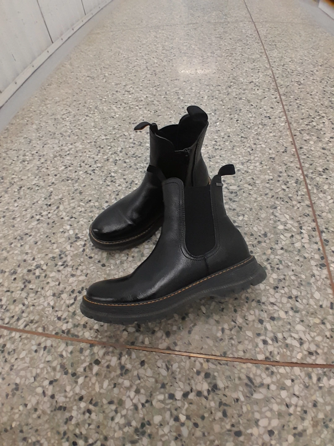 Black Chelsea Boots Original Josef Siebele Women's 8.5 - photo 3