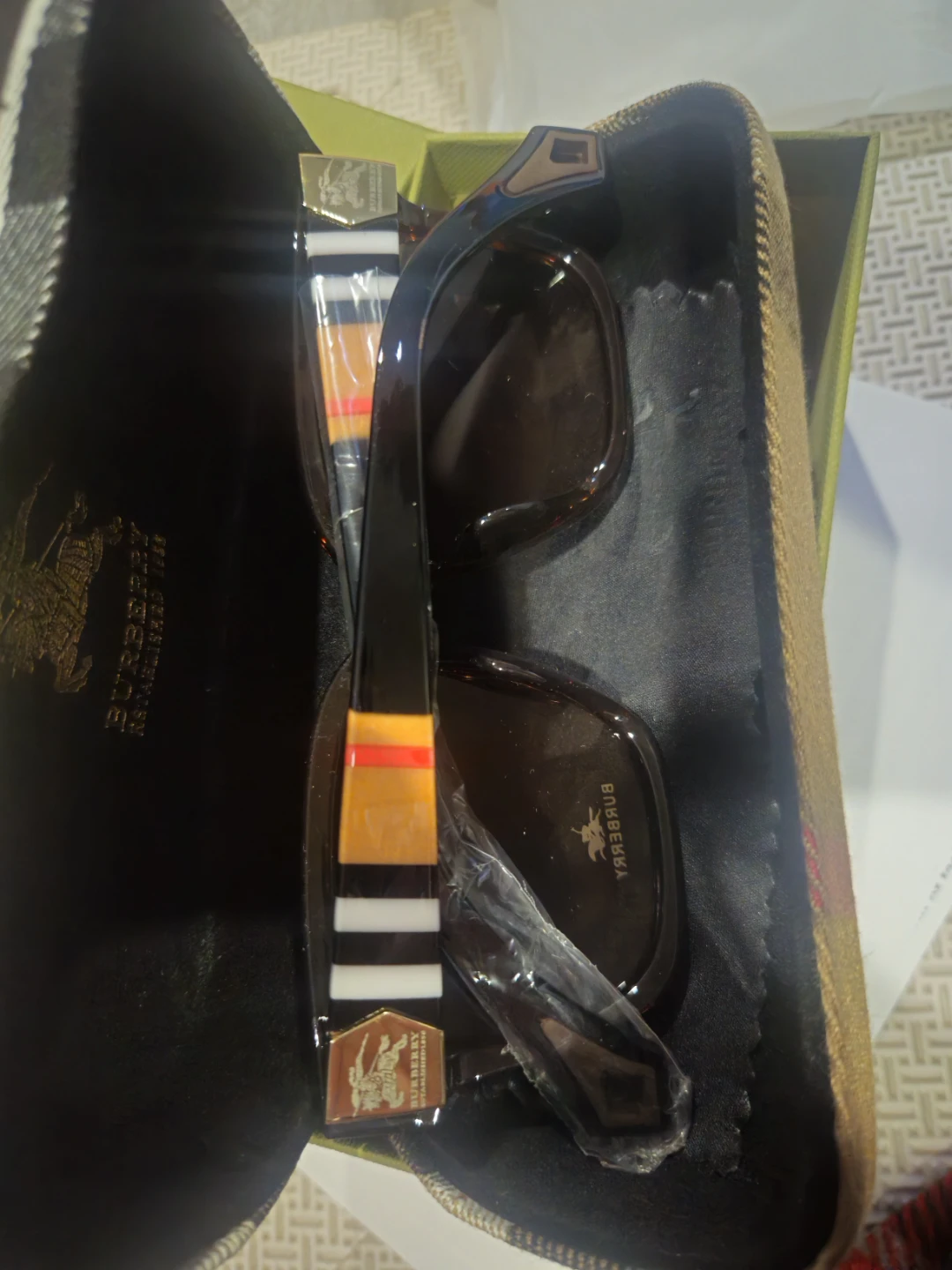 Burberry Sunglasses - photo 2