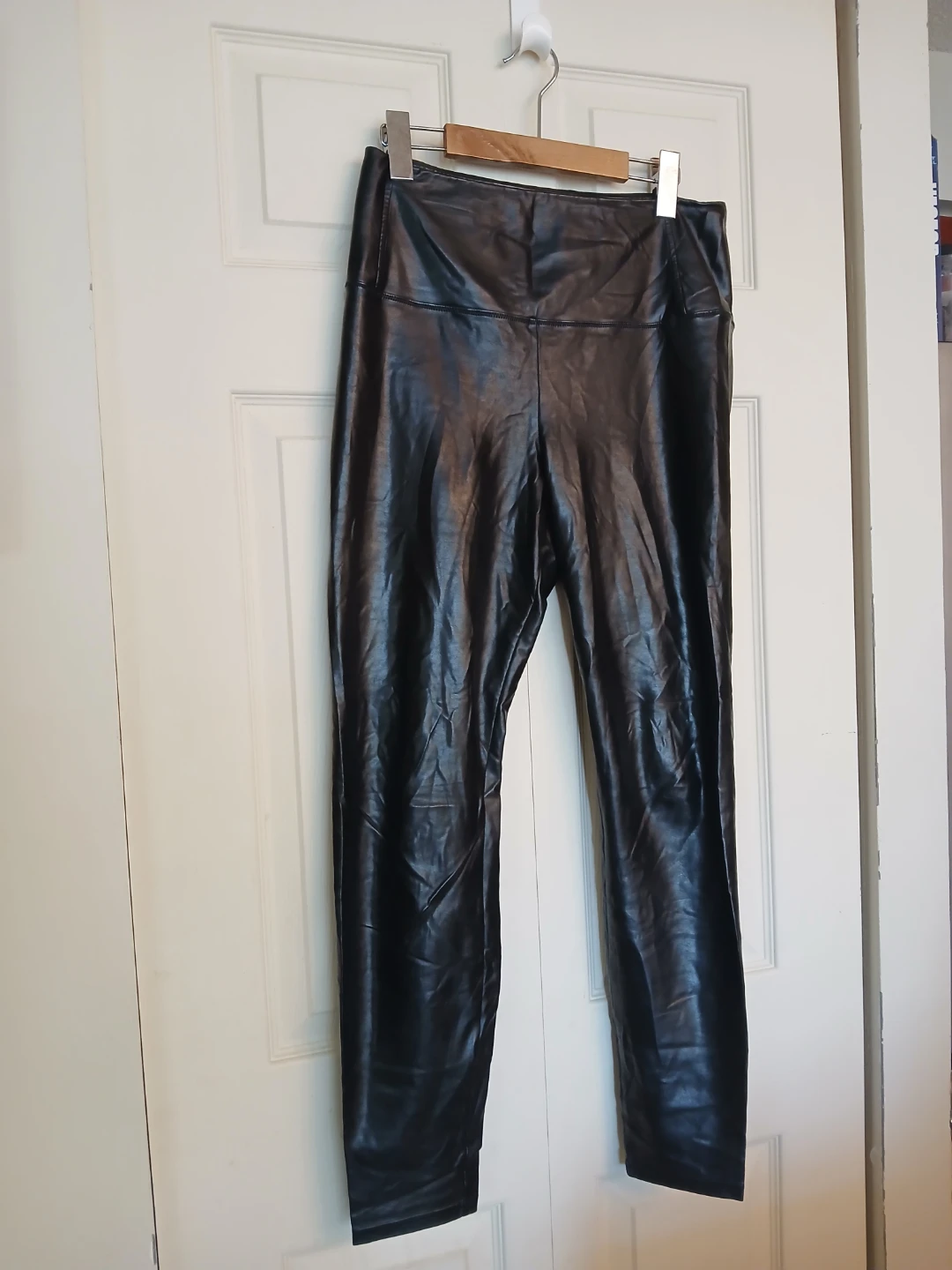 Wilfred Free faux leather black legging pants, size M - photo 3