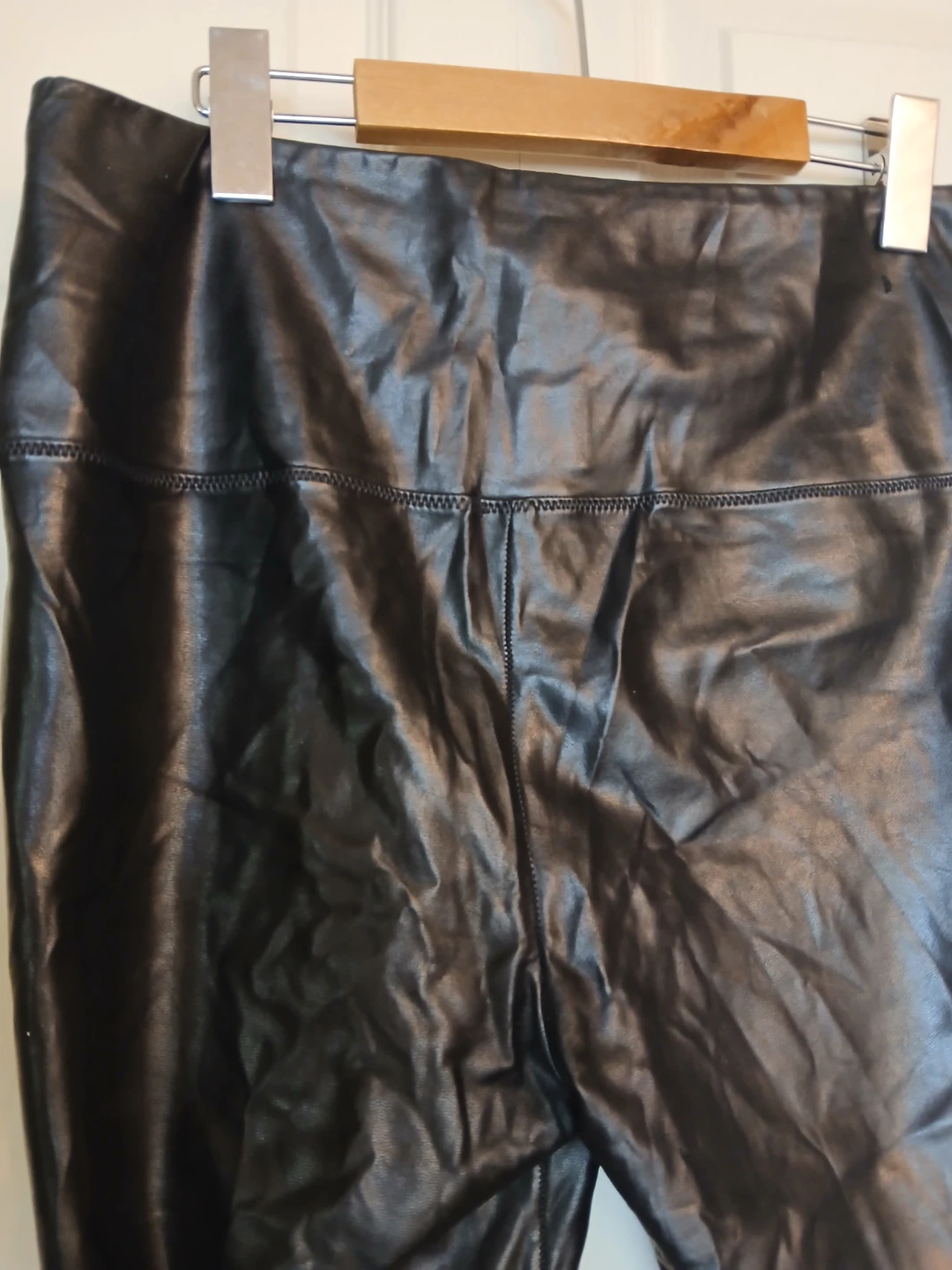 Wilfred Free faux leather black legging pants, size M - photo 5