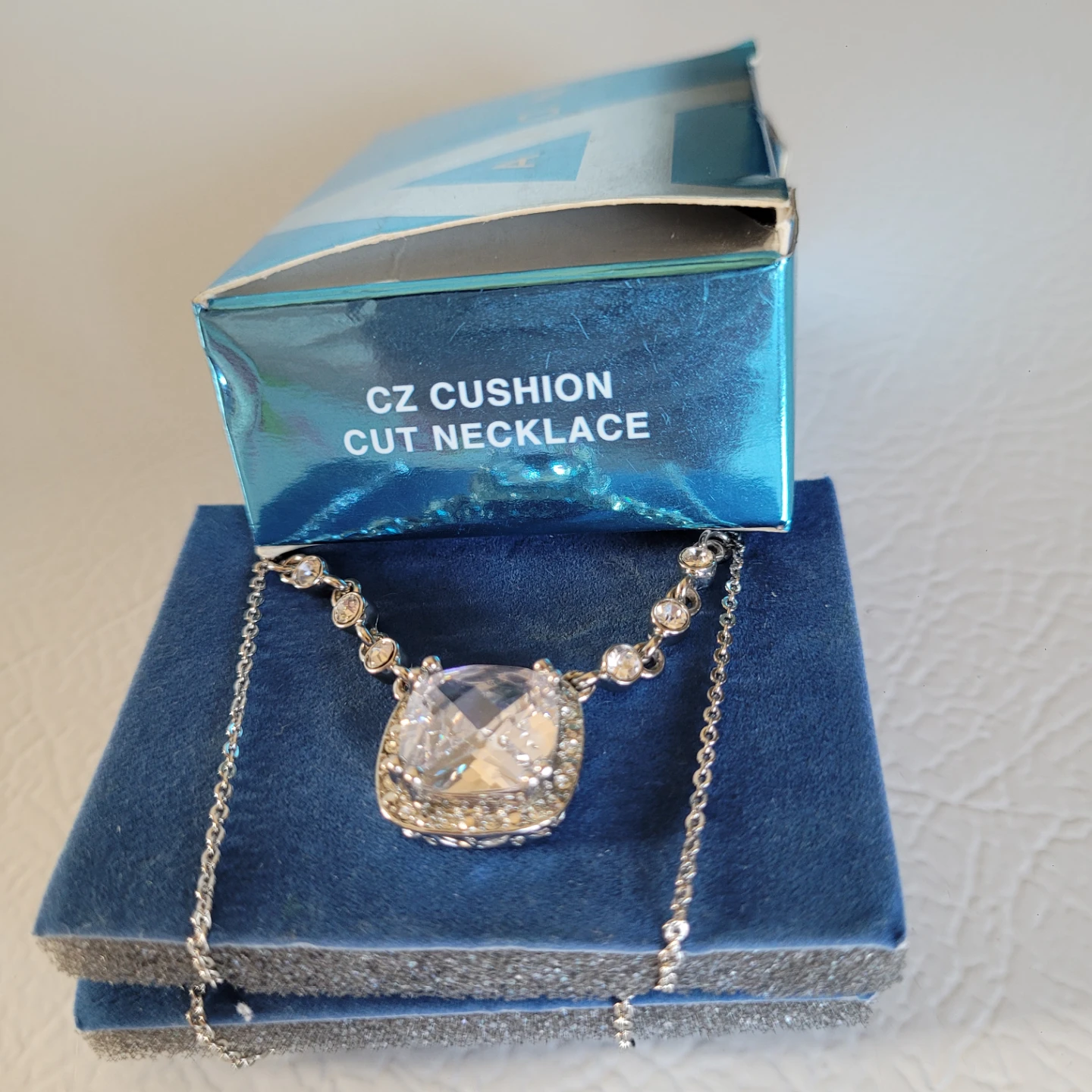 ♥️ Avon Vintage Cushion CZ Necklace 🥕 - photo 2