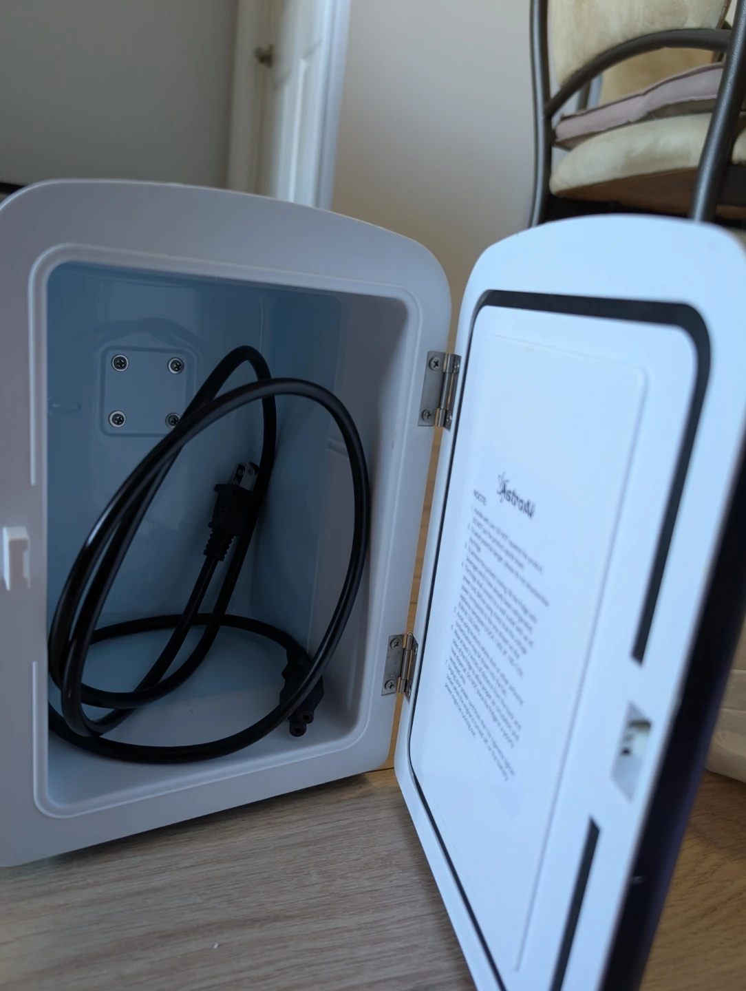 AstroAI Mini Fridge - photo 2