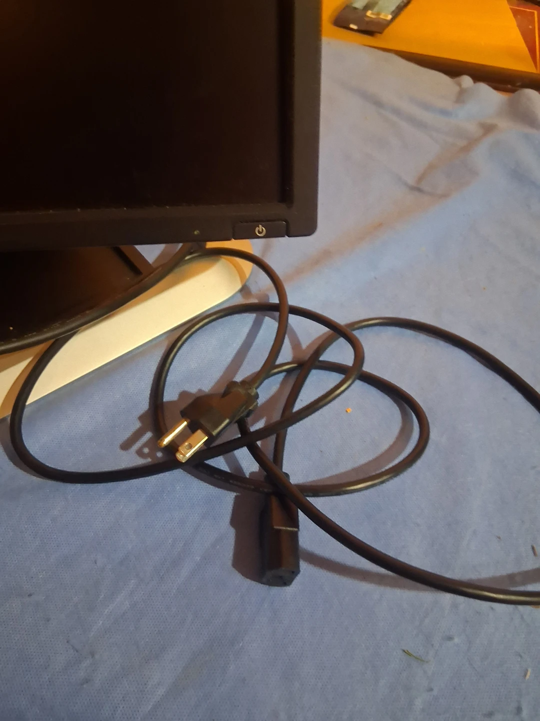 HP LCD Monitor - photo 3
