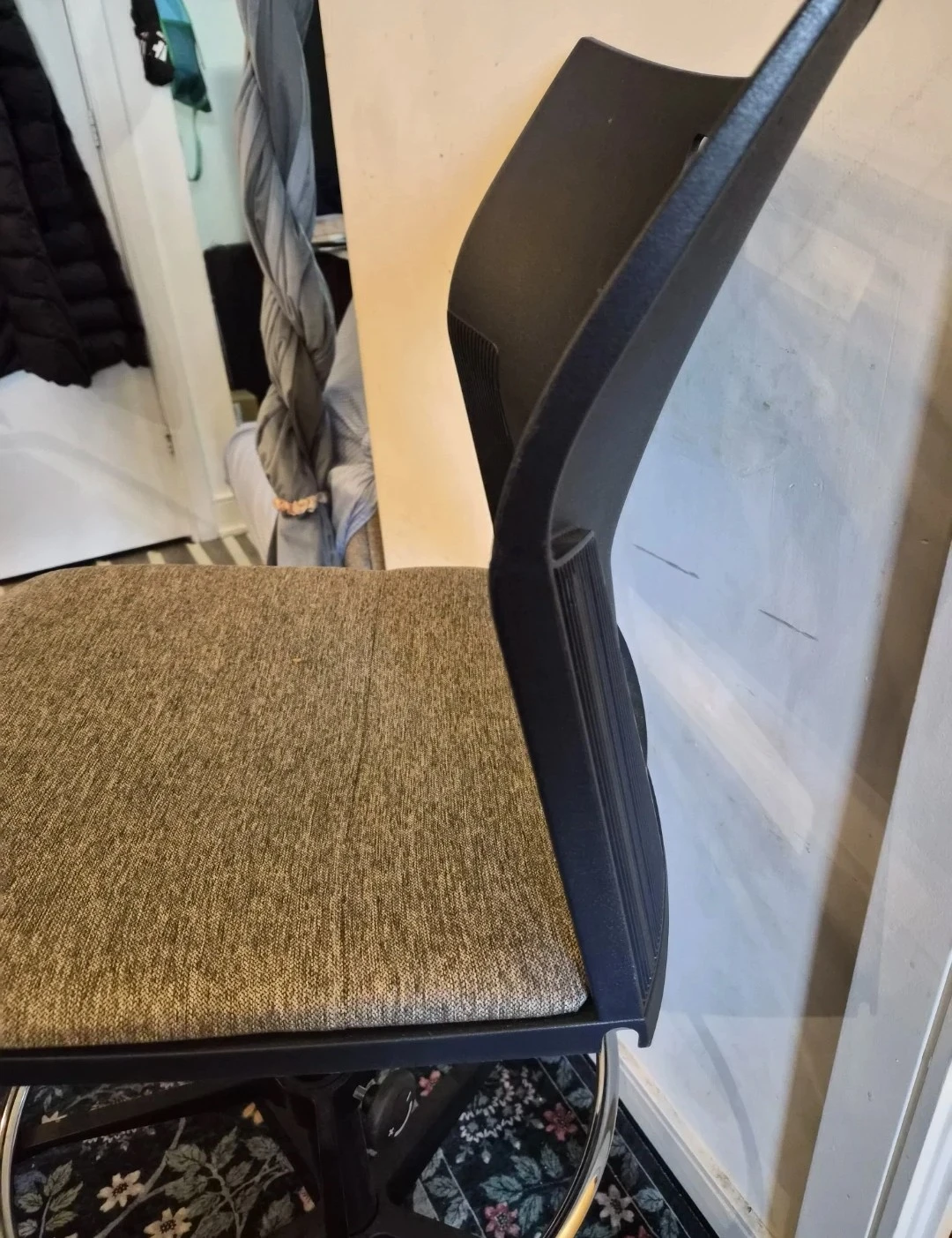 FREE 2 STOOLS ! FREE 2 ! - photo 4