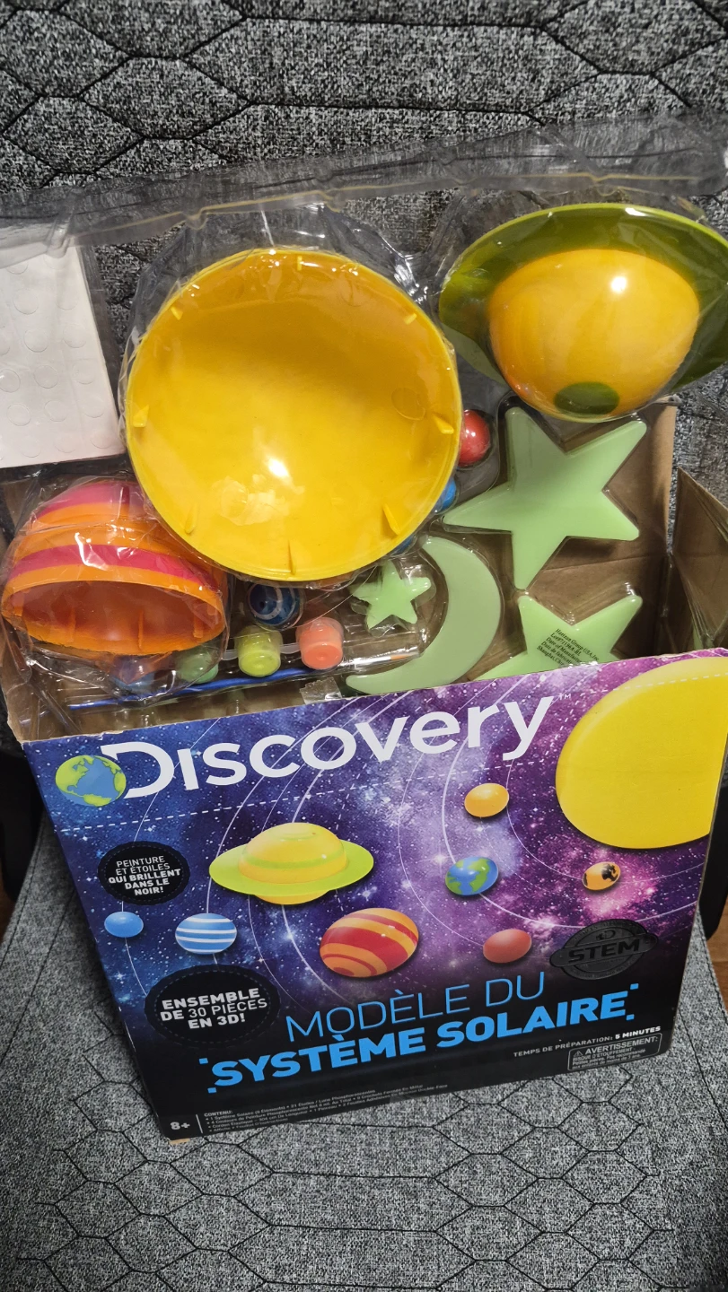 Solar System Model Kit – Like New - photo 3