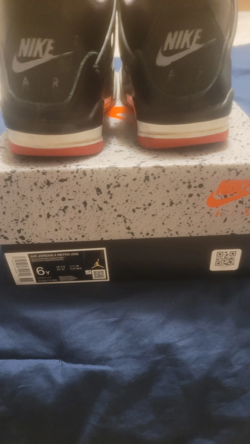 Nike Air Jordan 4 Retro (GS) "Bred" Black Red Size 6Y - photo 2