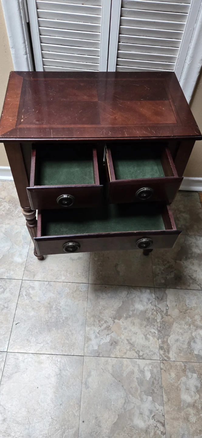 Vintage Wood End Table With 3 Drawers - photo 2
