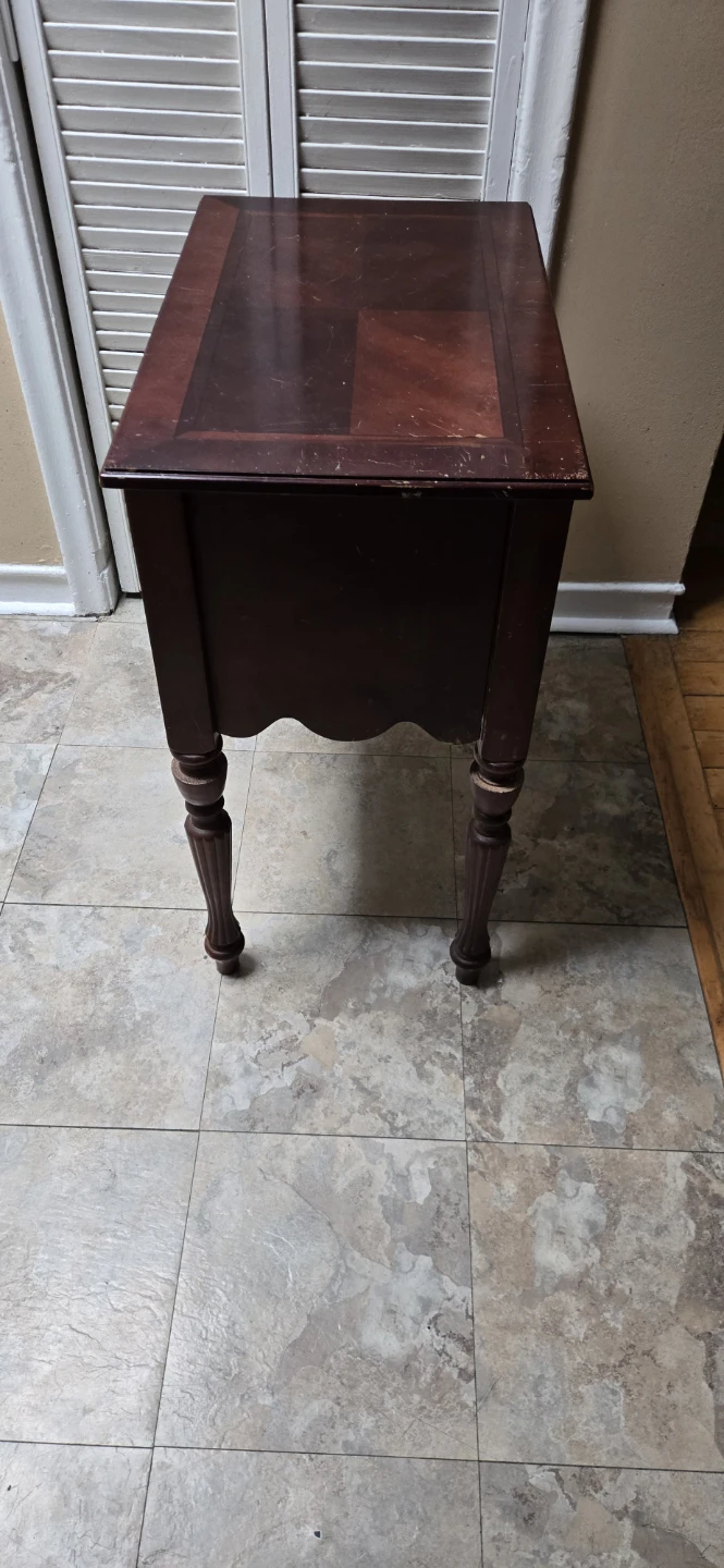 Vintage Wood End Table With 3 Drawers - photo 4