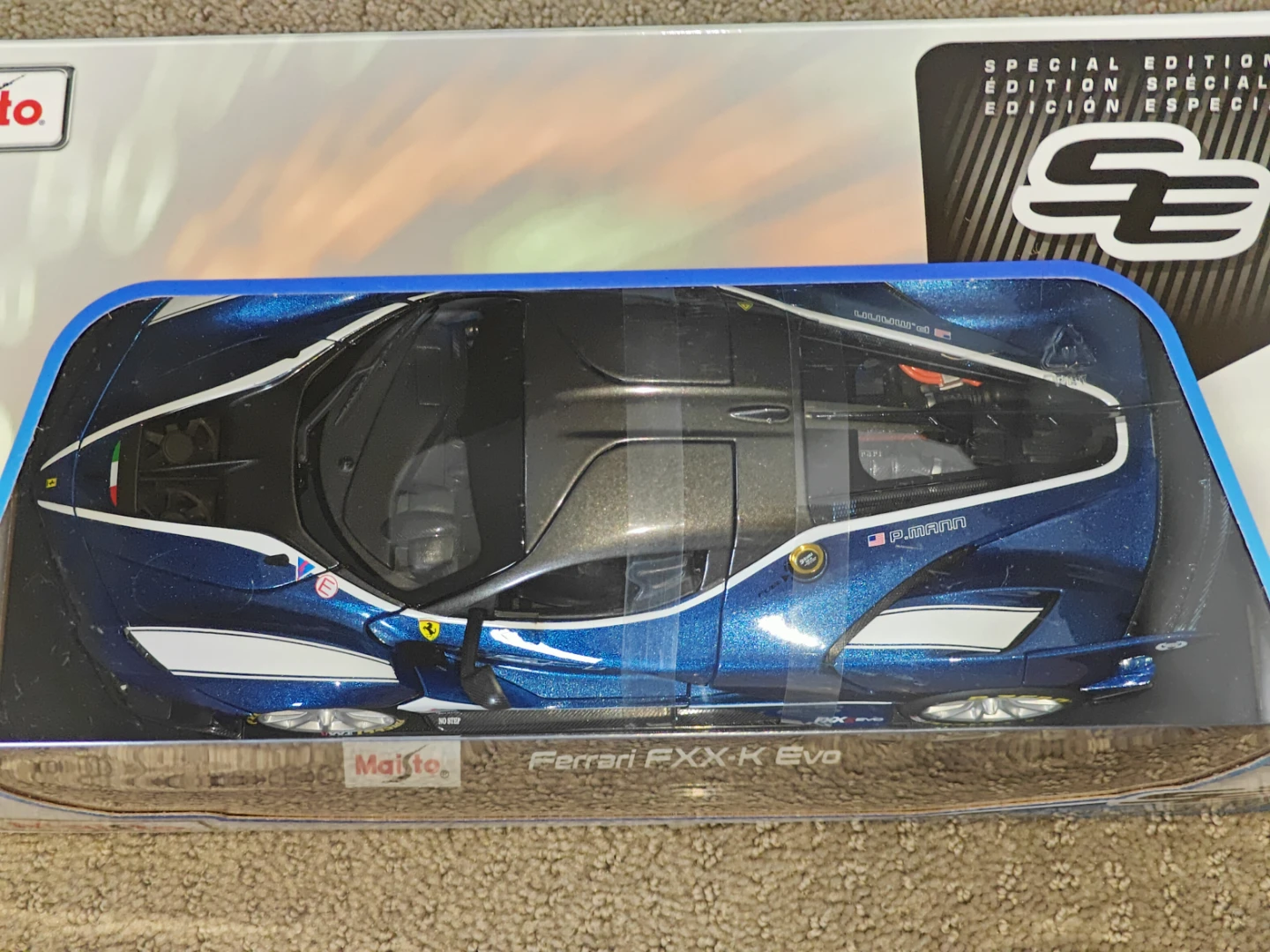 Maisto Special Edition Ferrari FXX K Evo 1:18 Die-Cast Model Car - photo 4