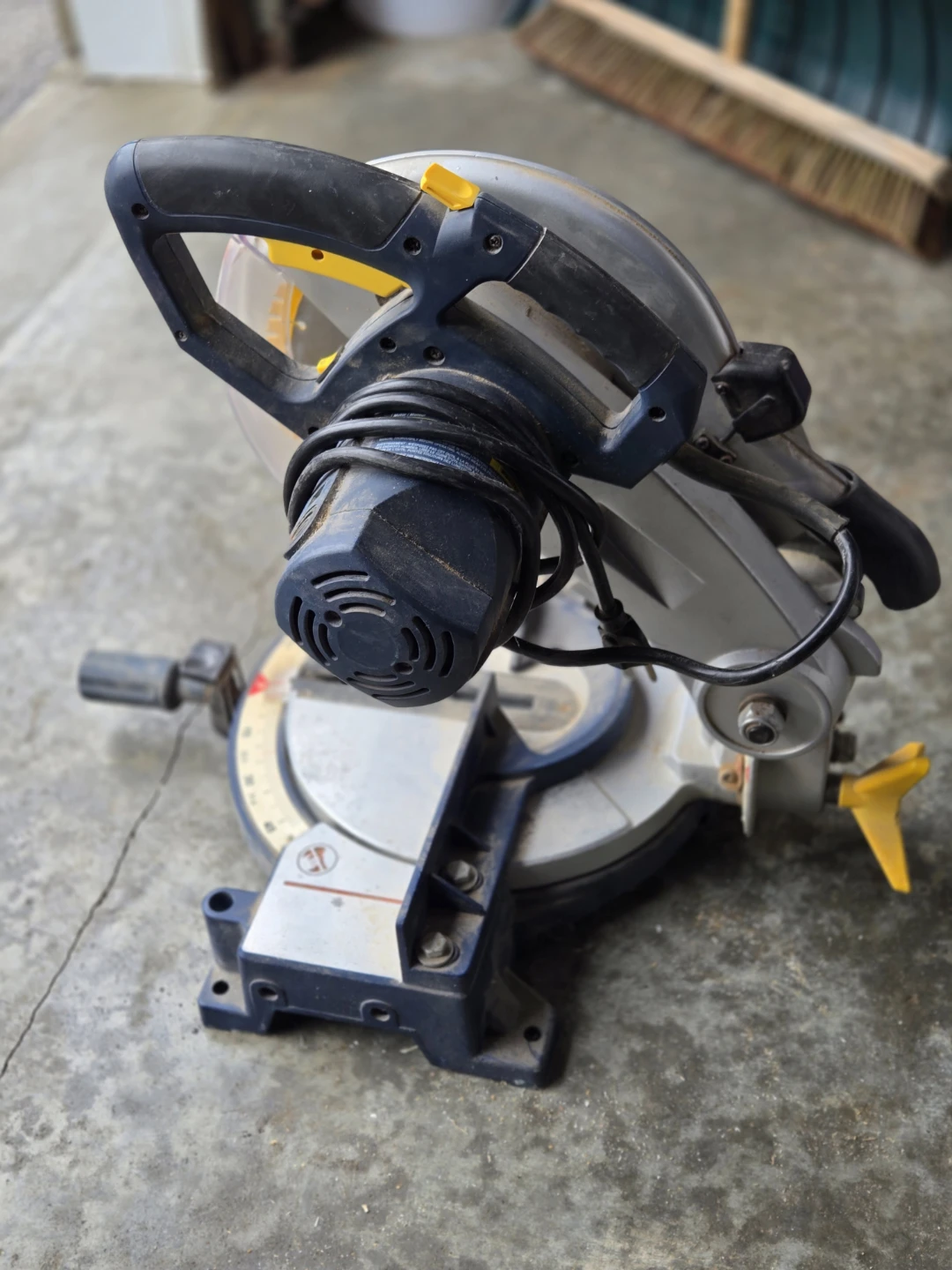 Mastercraft Compound Miter Saw - photo 3