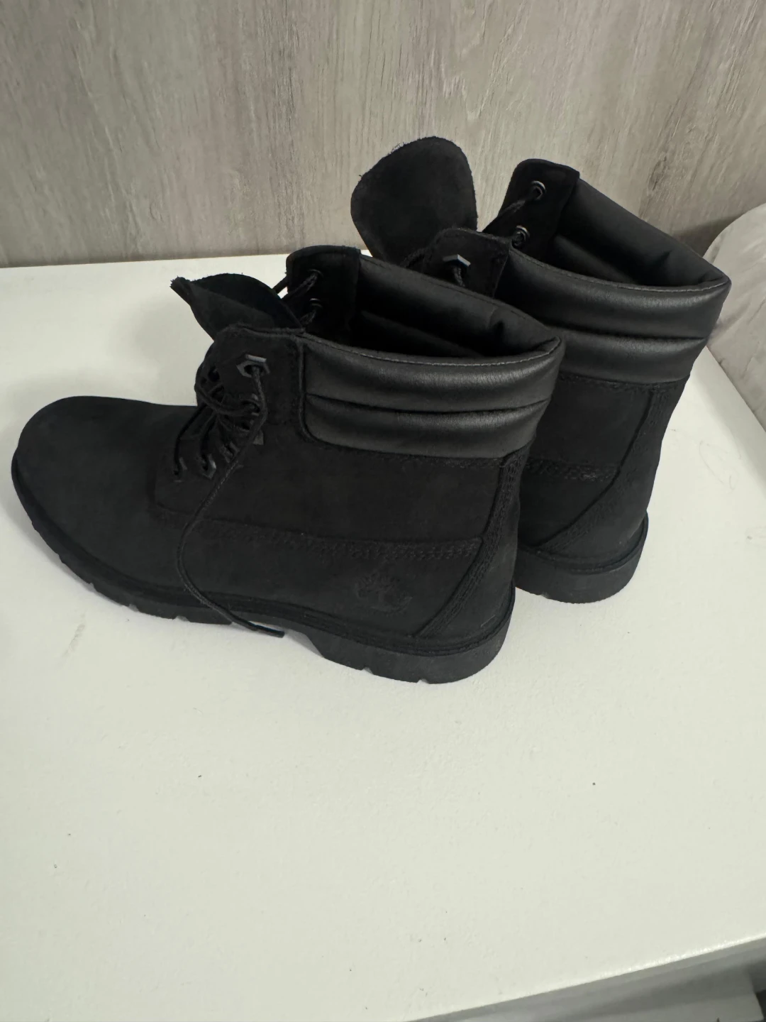 Timberland Women's Black Lace-Up Boots Size 7 - photo 2