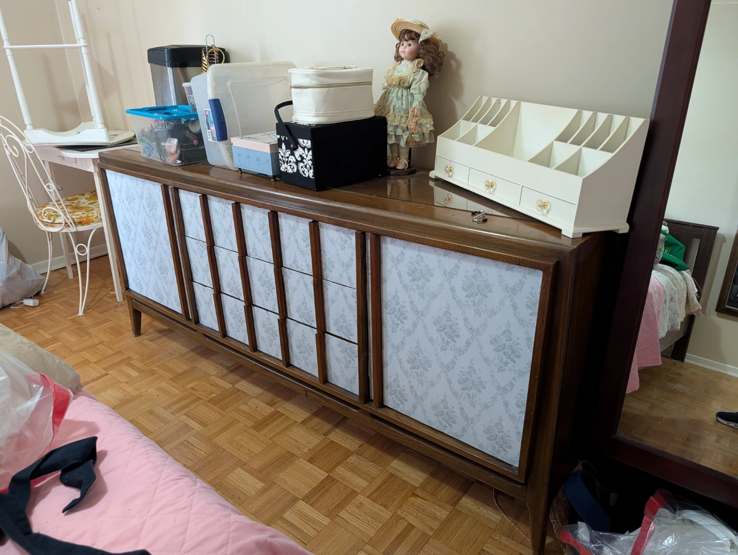 Vintage Wood Dresser with Mirror - photo 2