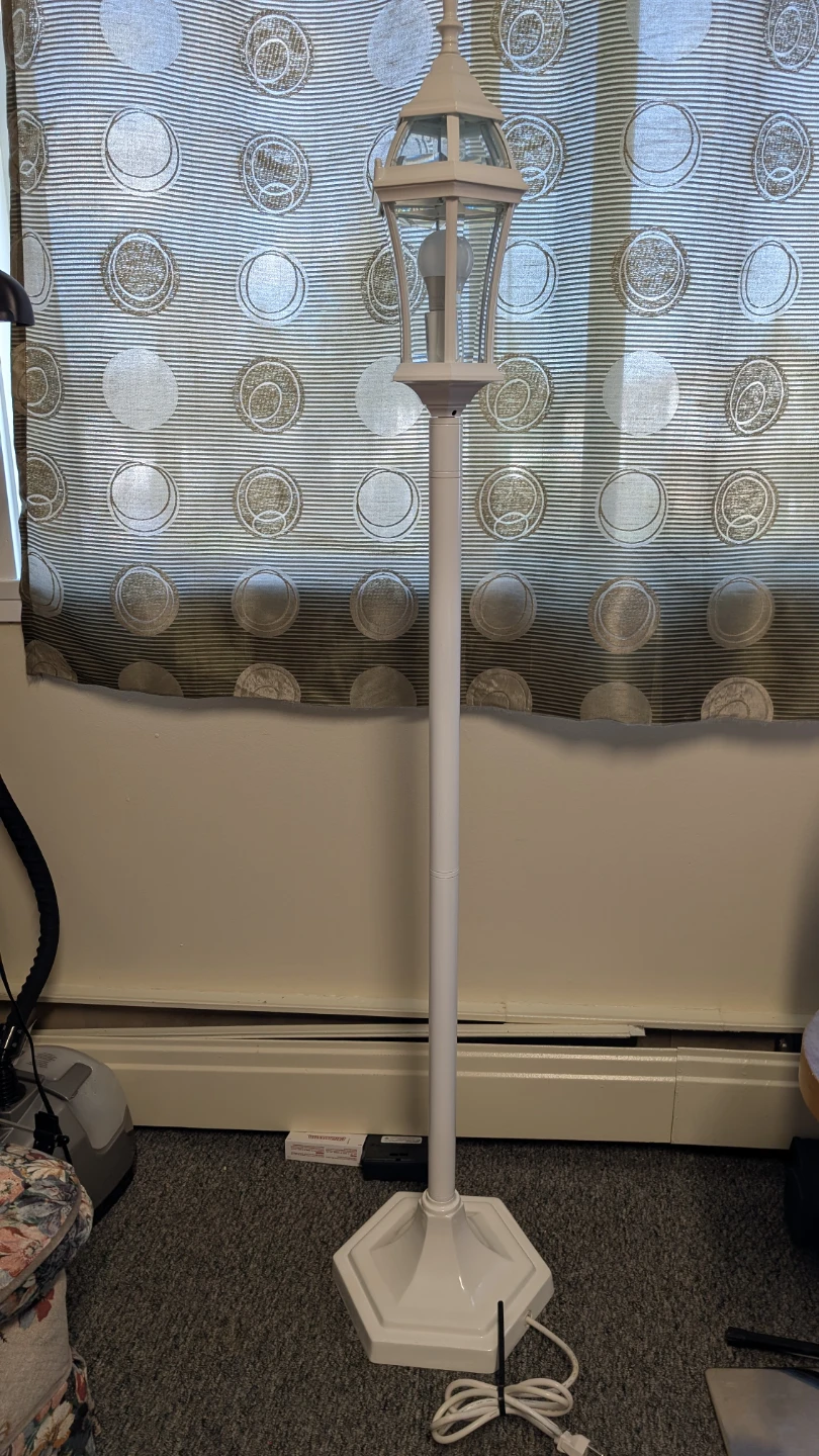 White Traditional Style Floor Lamp