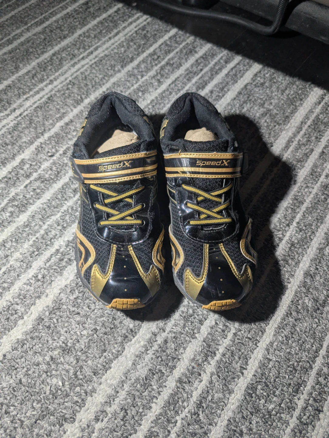 SPEED X Kids Running Shoes - Black & Gold