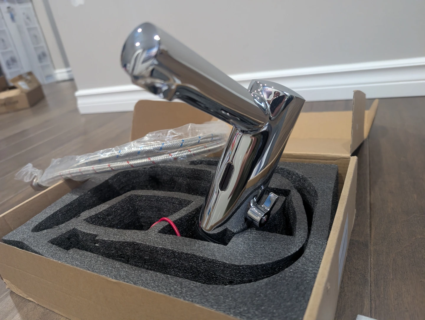 Brand New Chrome Touchless Bathroom Faucet For Sale - photo 4