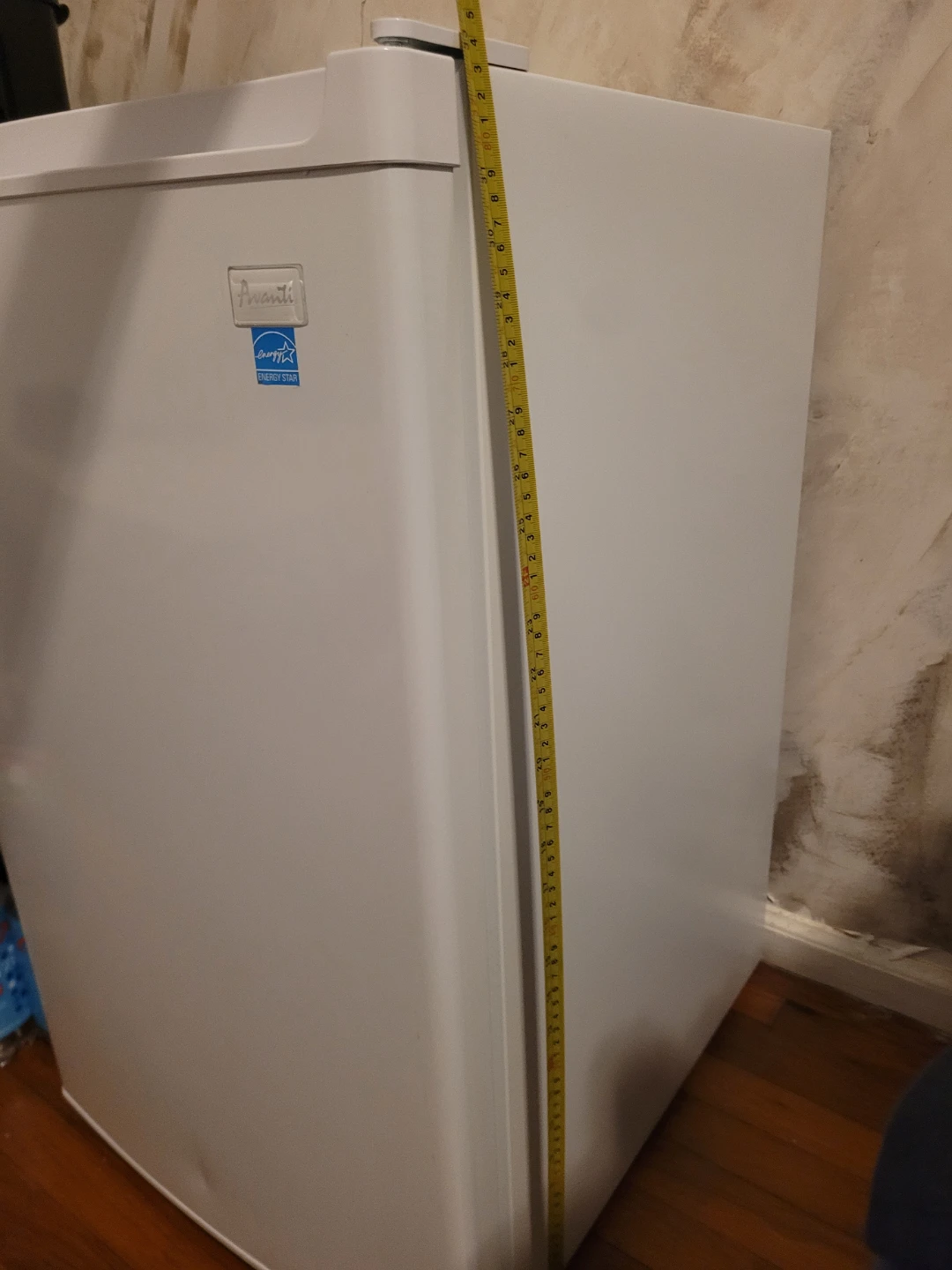 Avanti Mini Fridge