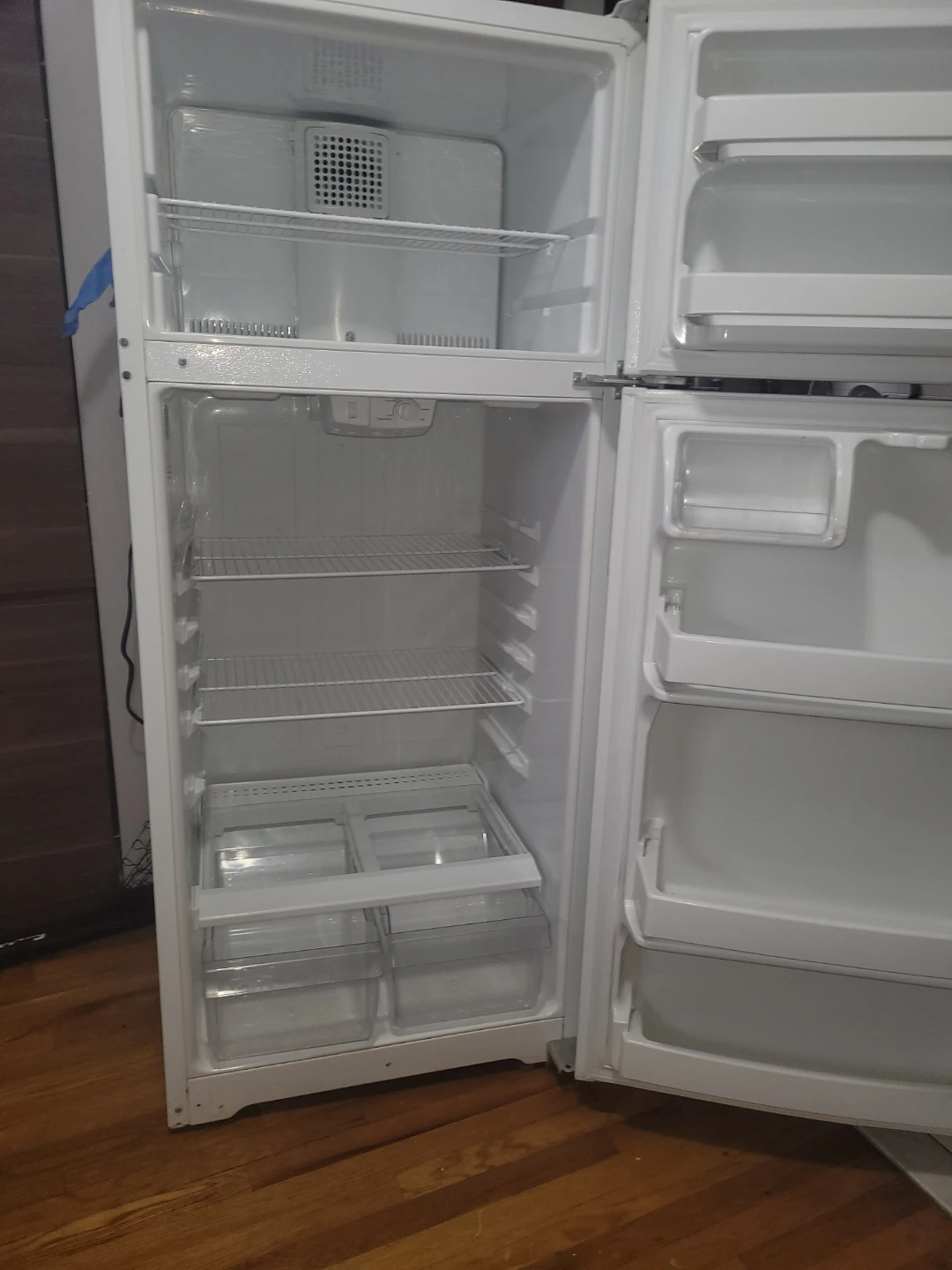 White Hotpoint Refrigerator - photo 4