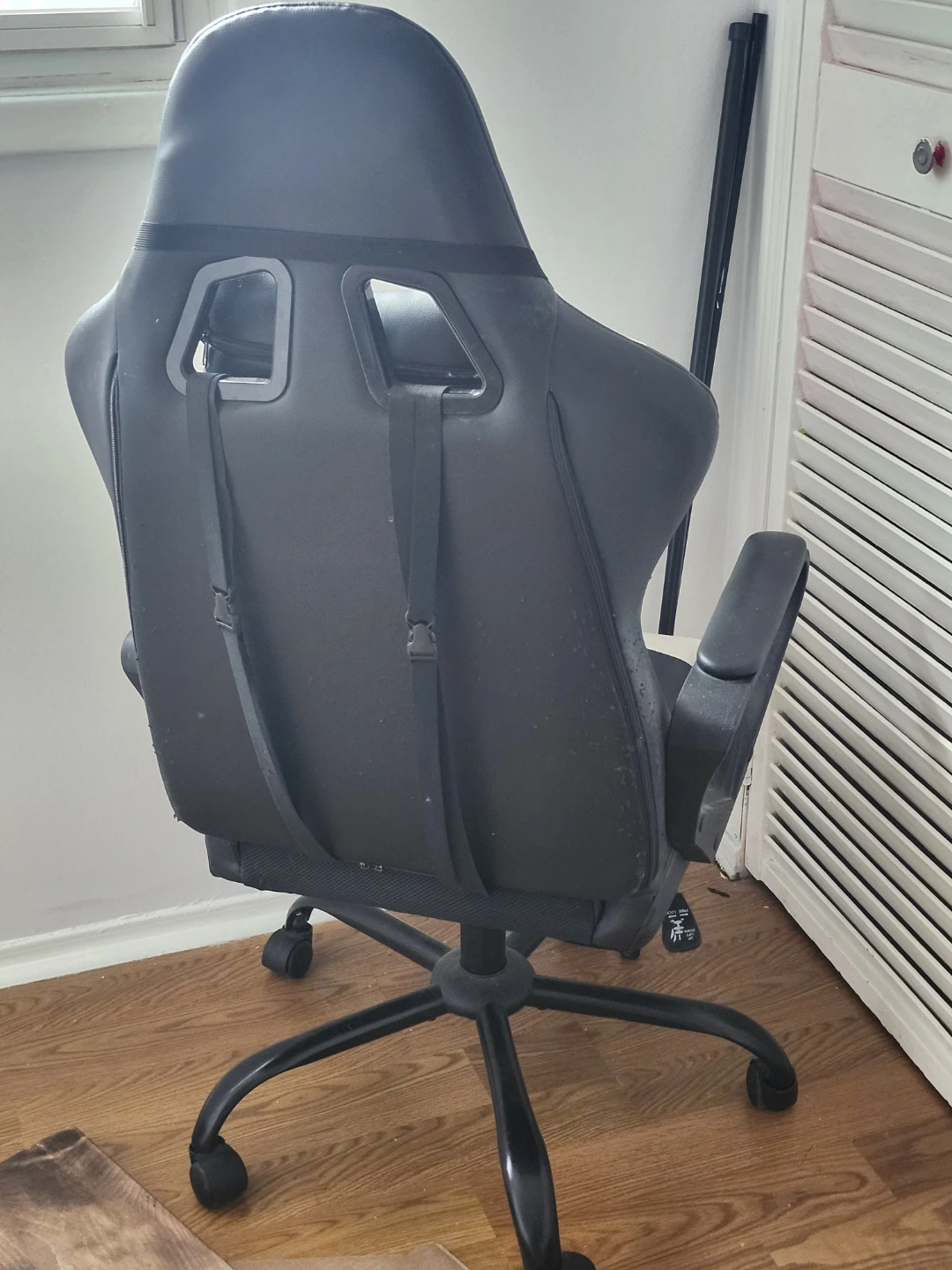 Black and White Gaming Chair - photo 2