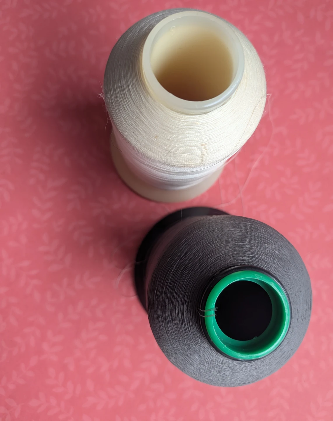 2 Spools of Sewing Thread (White & Grey) - photo 2