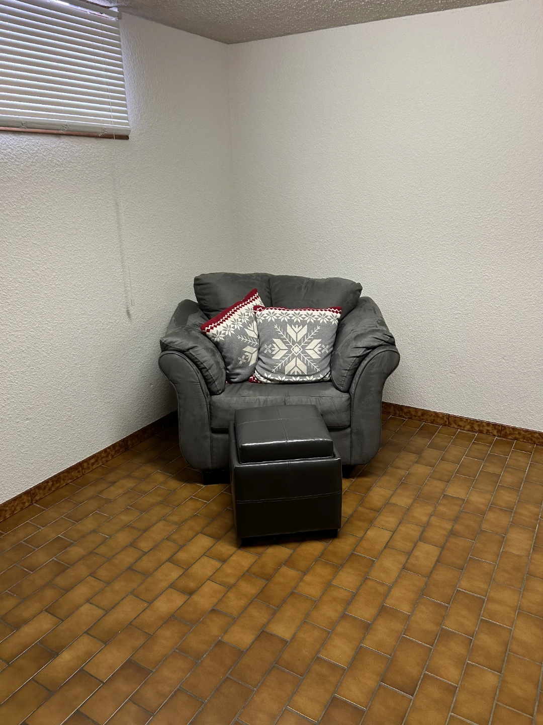 2 love seat and ottoman - photo 2