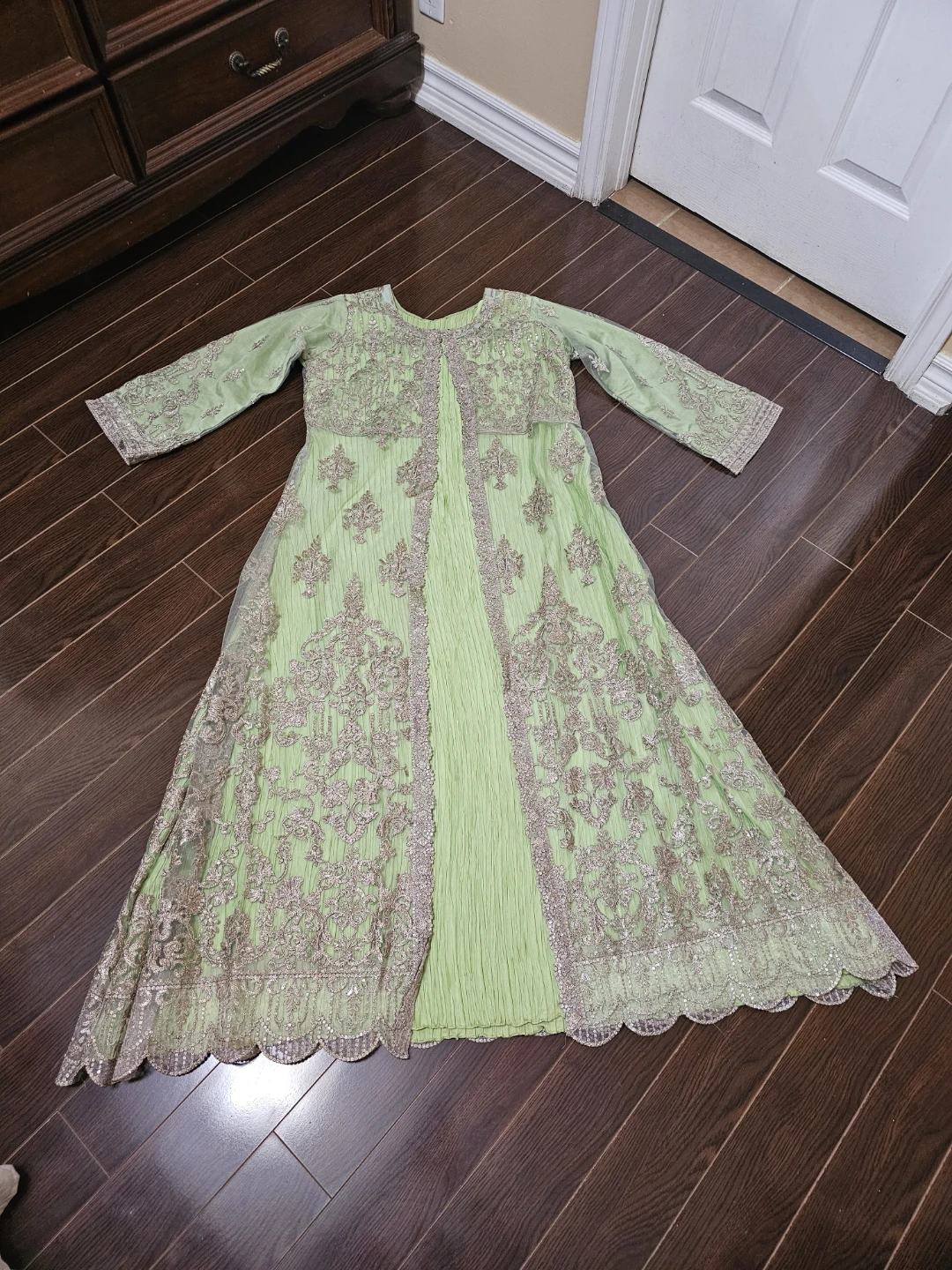 Green Embroidered Maxi Dress with Dupatta and Pants - photo 2