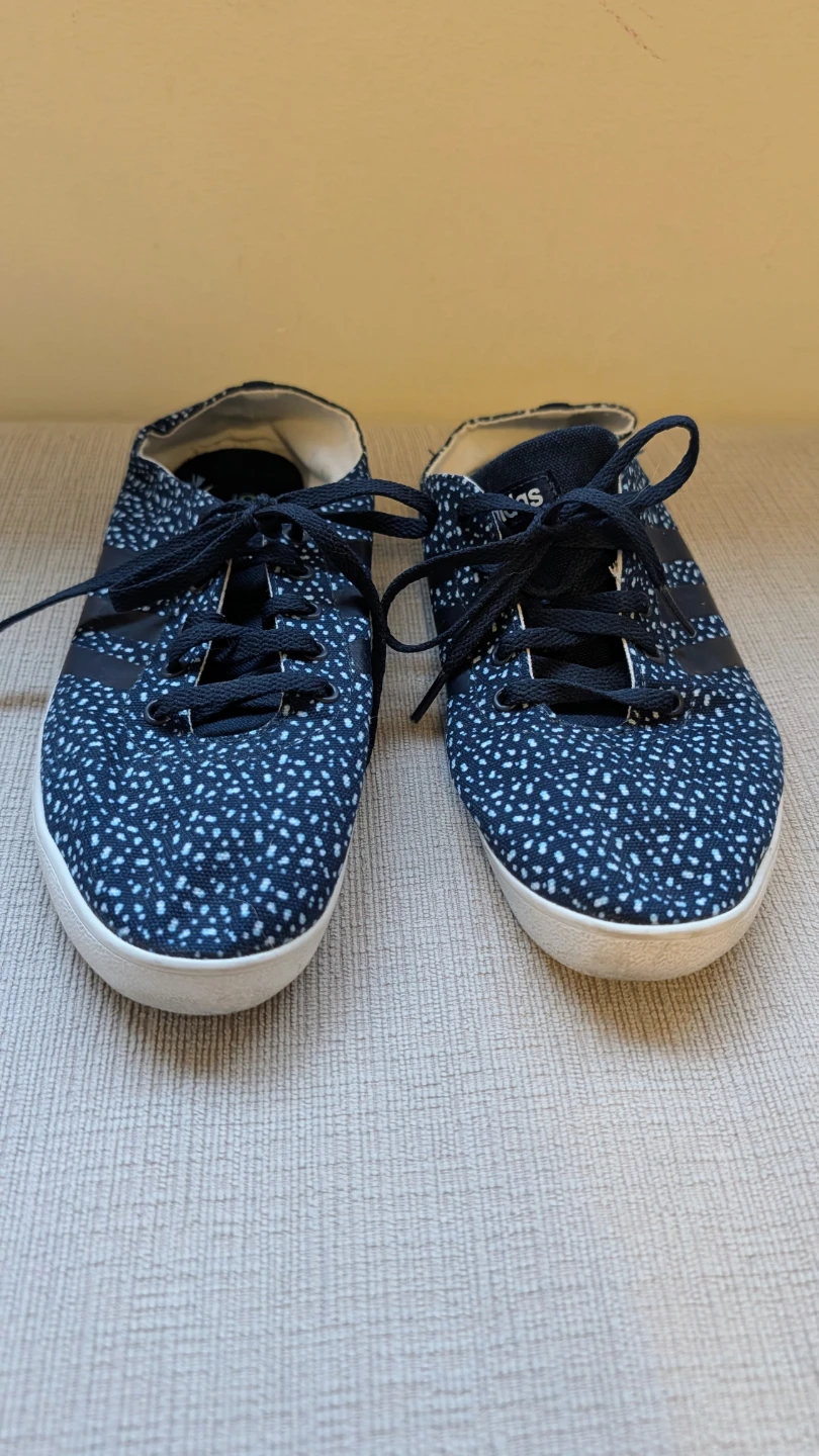 Adidas Sneakers - Women's Size 6.5 - photo 3