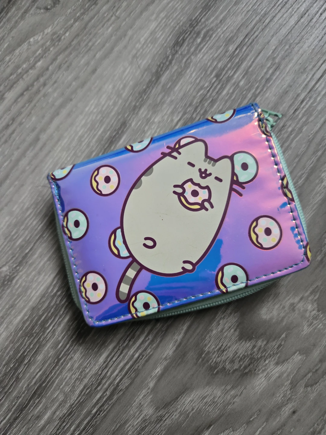 Pusheen donut wallet