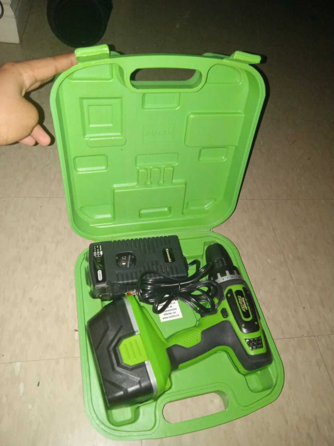 Kawasaki Drill with Case and Charger needs a new battery