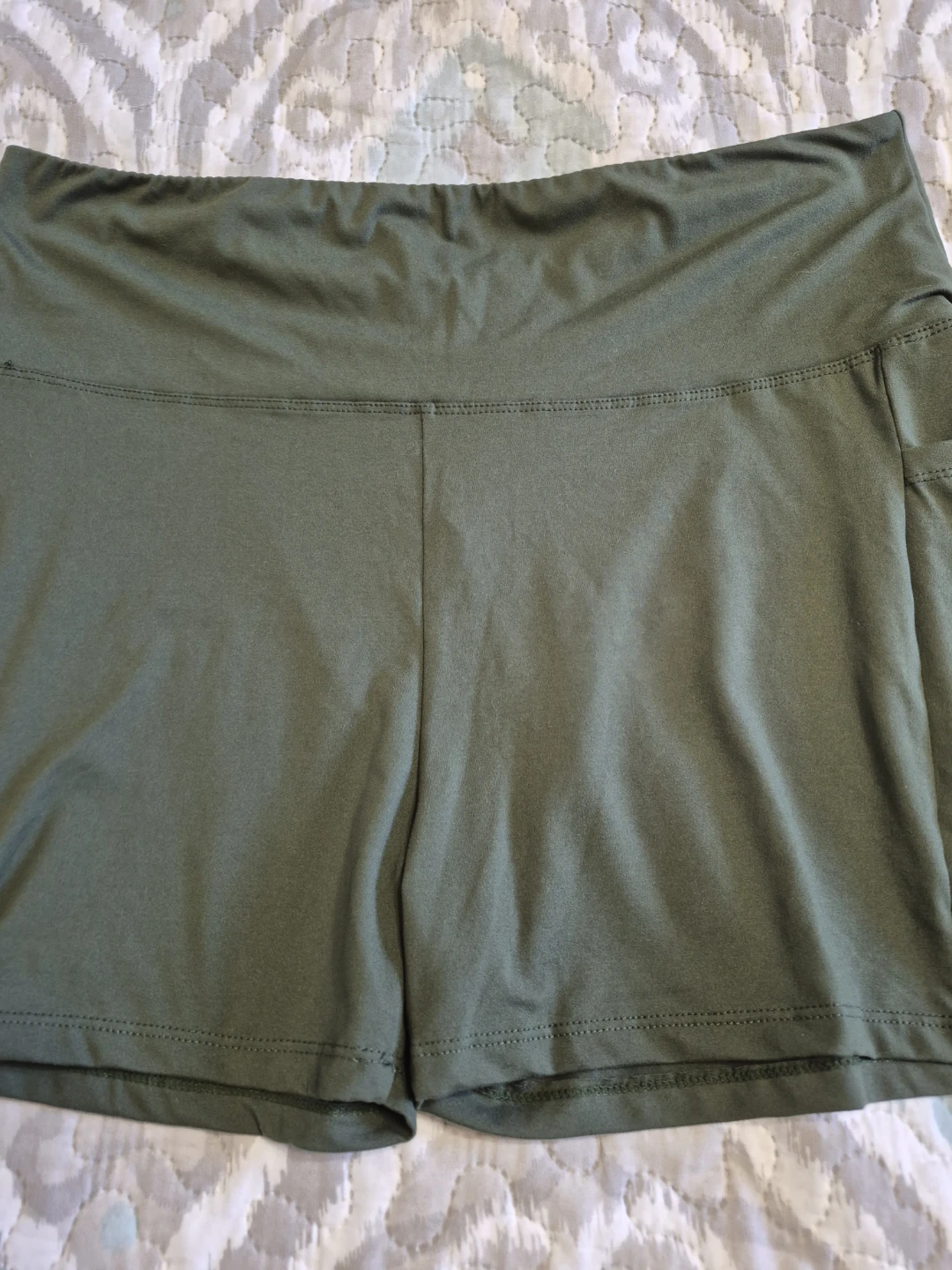 Ladies Size 2XL Light Stretch Shorts with Side Pockets - photo 3